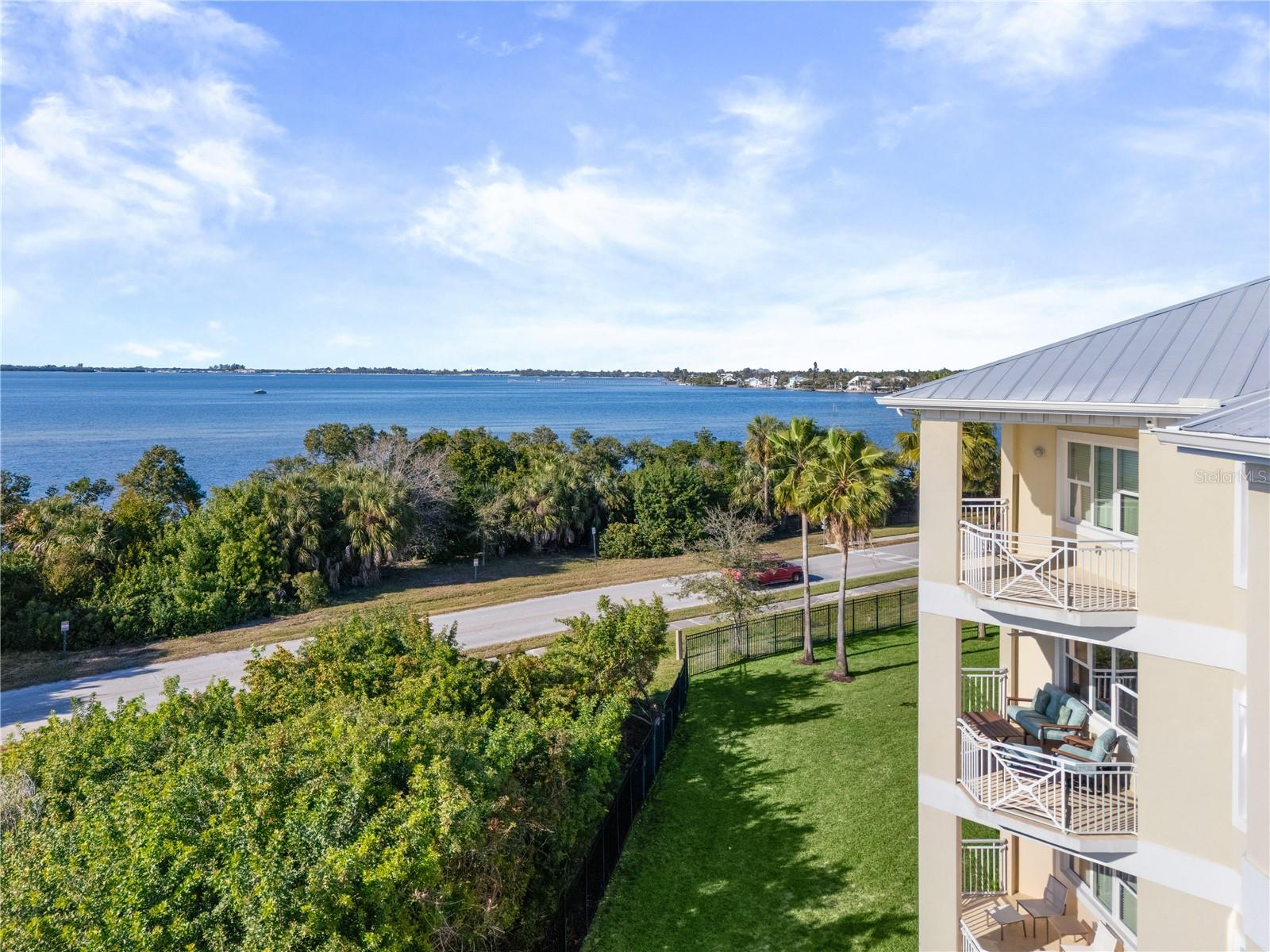 PALMA SOLA BAY CLUB PH 17B - Residential