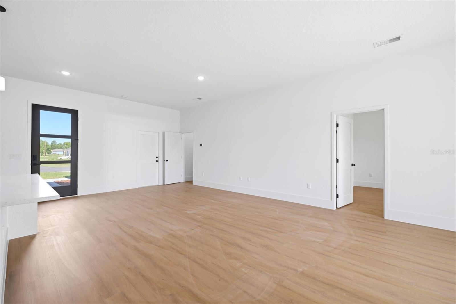 MARION OAKS #5 - Residential