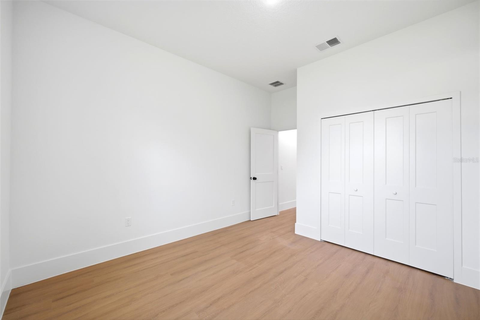 MARION OAKS #5 - Residential