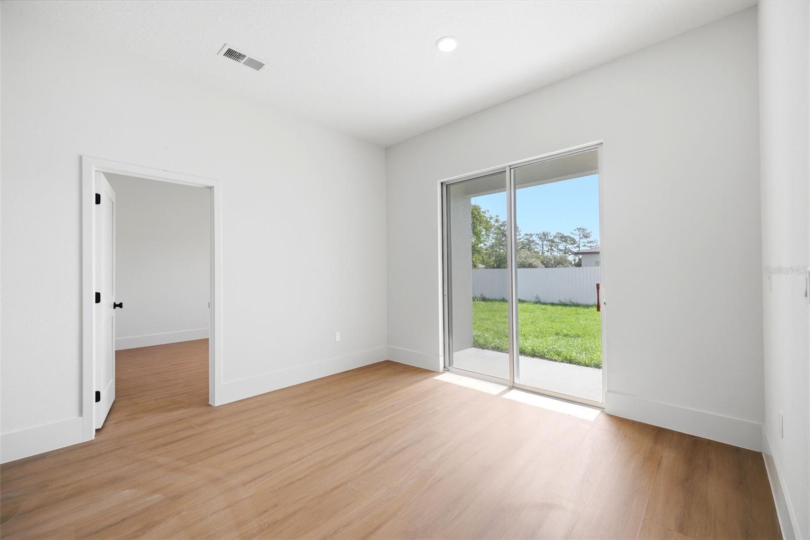 MARION OAKS #5 - Residential