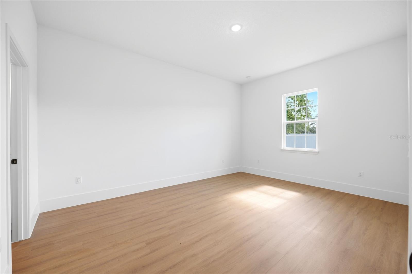 MARION OAKS #5 - Residential