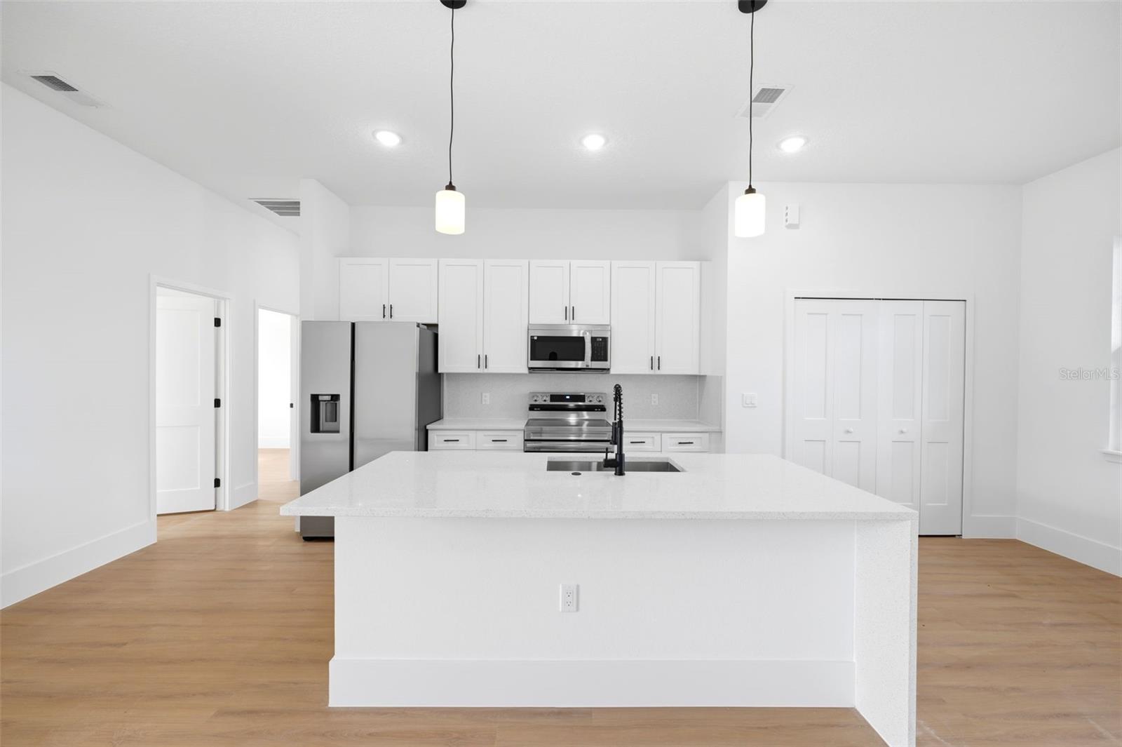 MARION OAKS #5 - Residential