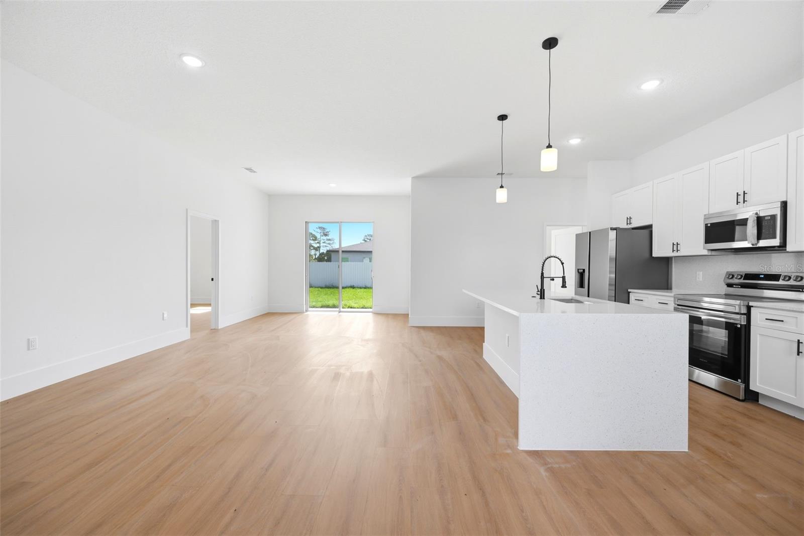 MARION OAKS #5 - Residential
