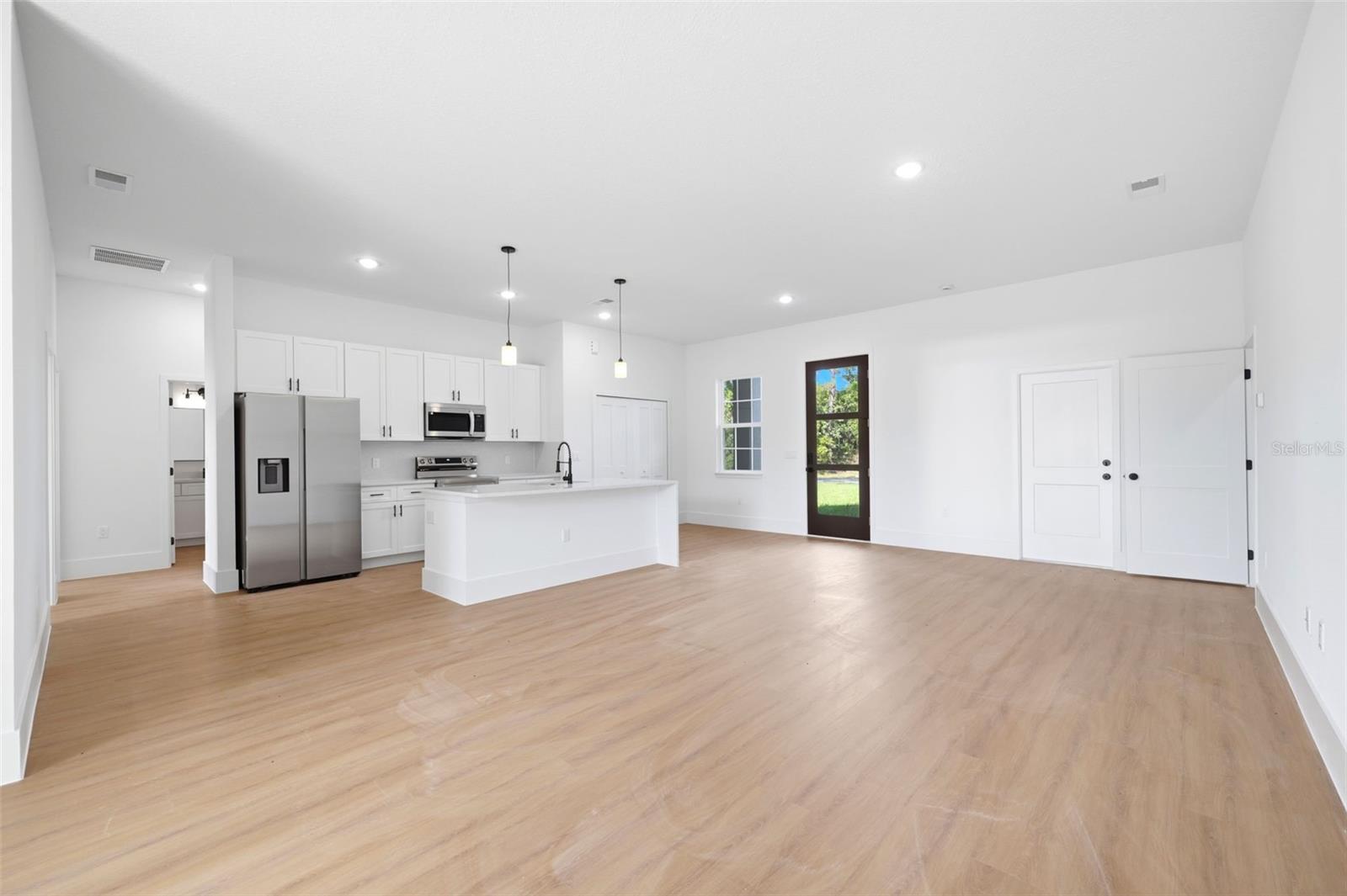 MARION OAKS #5 - Residential