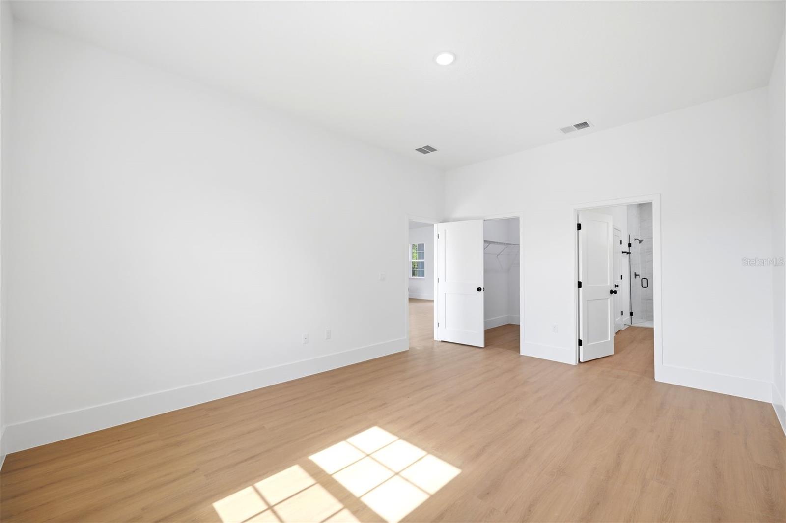 MARION OAKS #5 - Residential