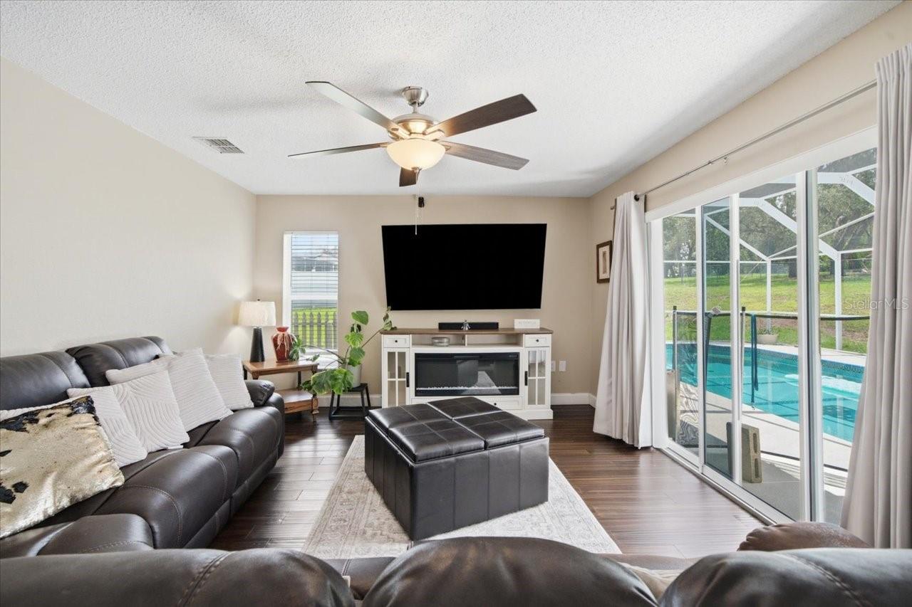 SPRING HILL - Residential