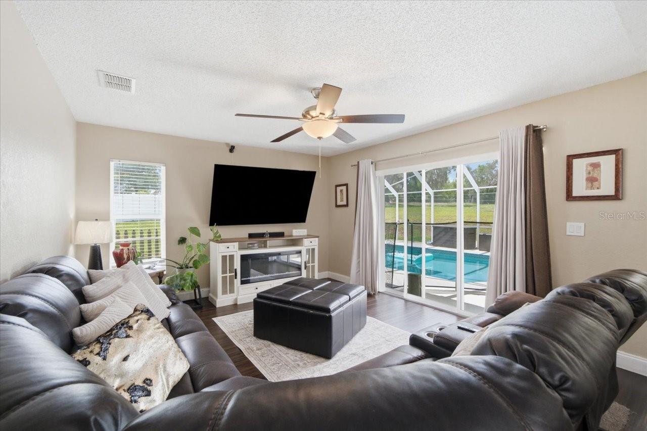 SPRING HILL - Residential