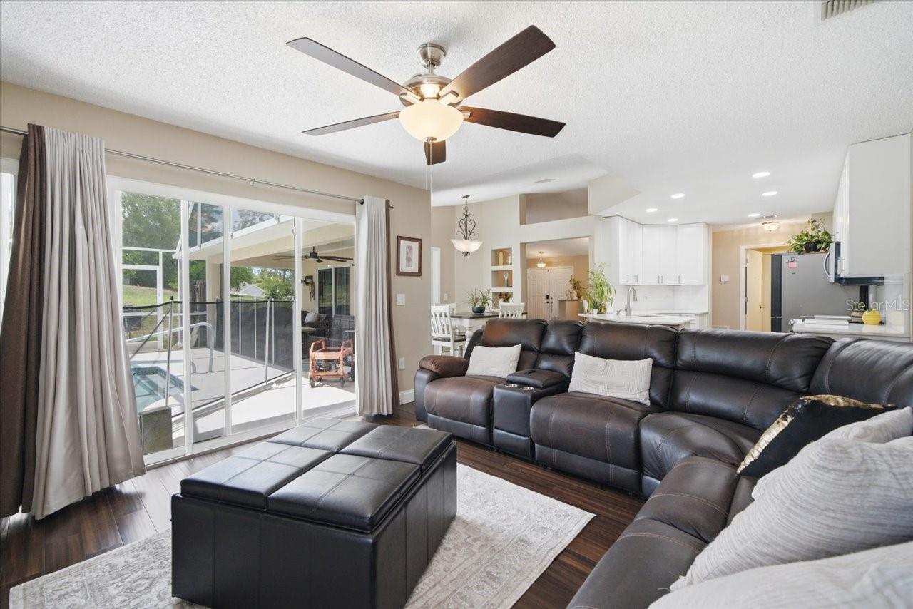 SPRING HILL - Residential