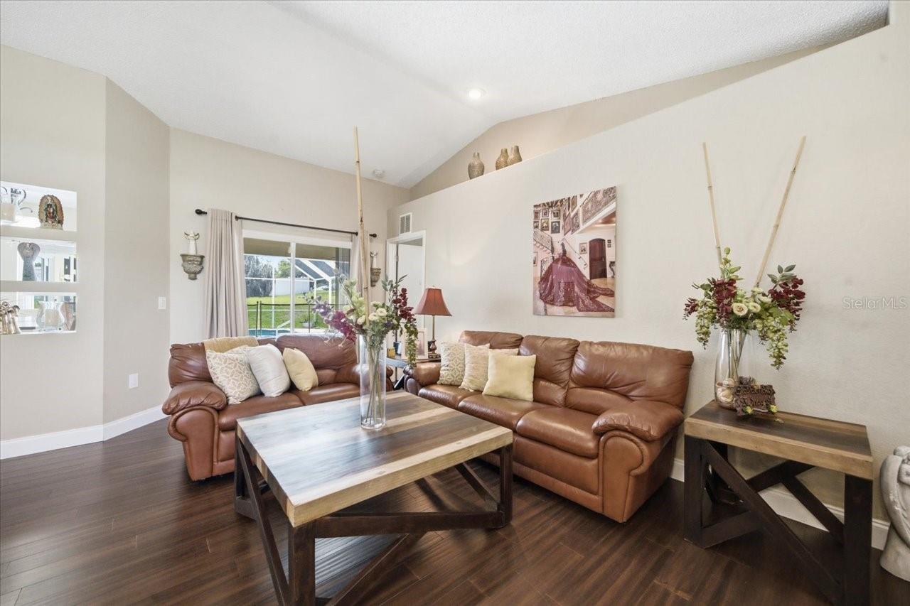 SPRING HILL - Residential