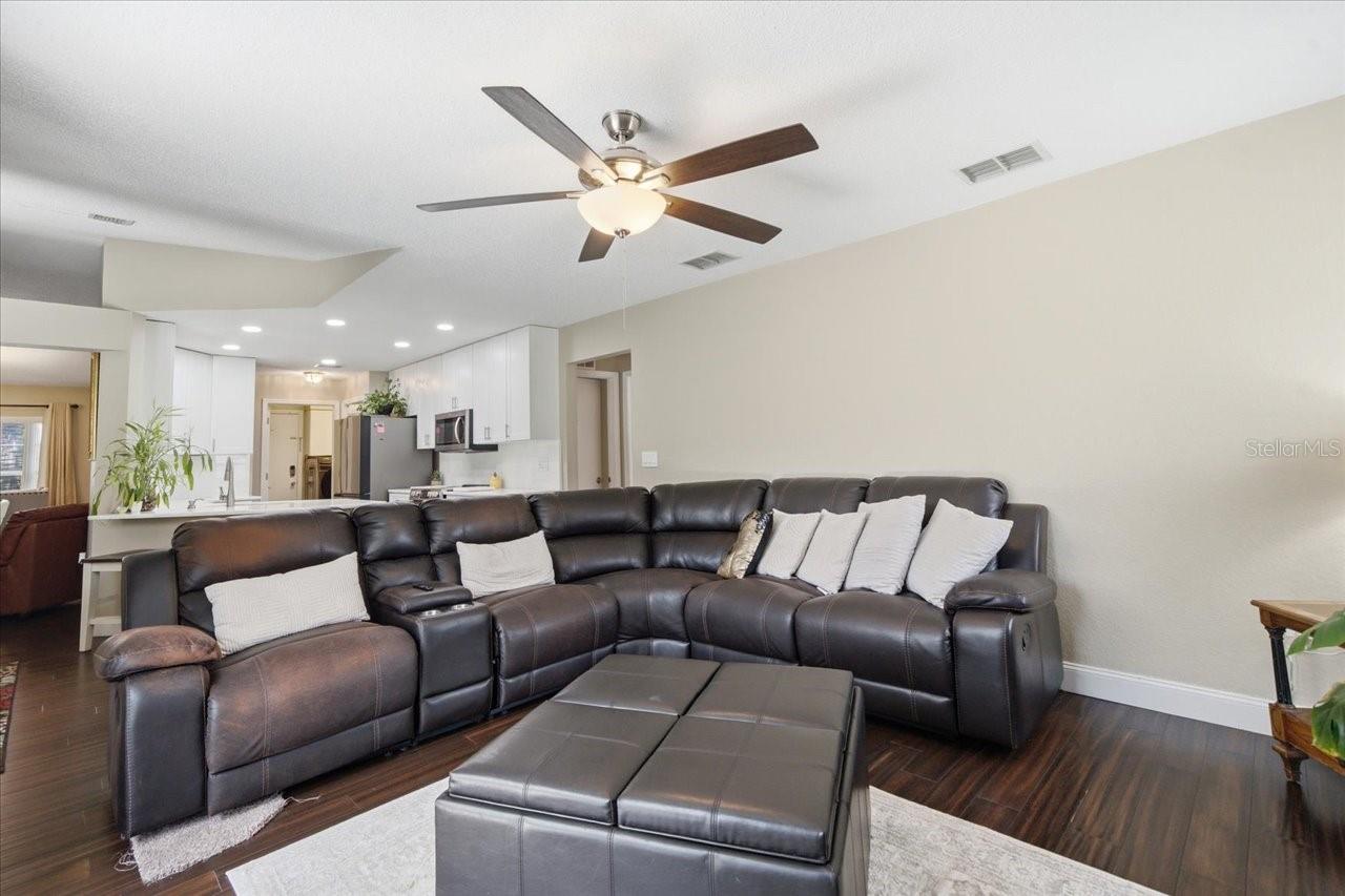 SPRING HILL - Residential