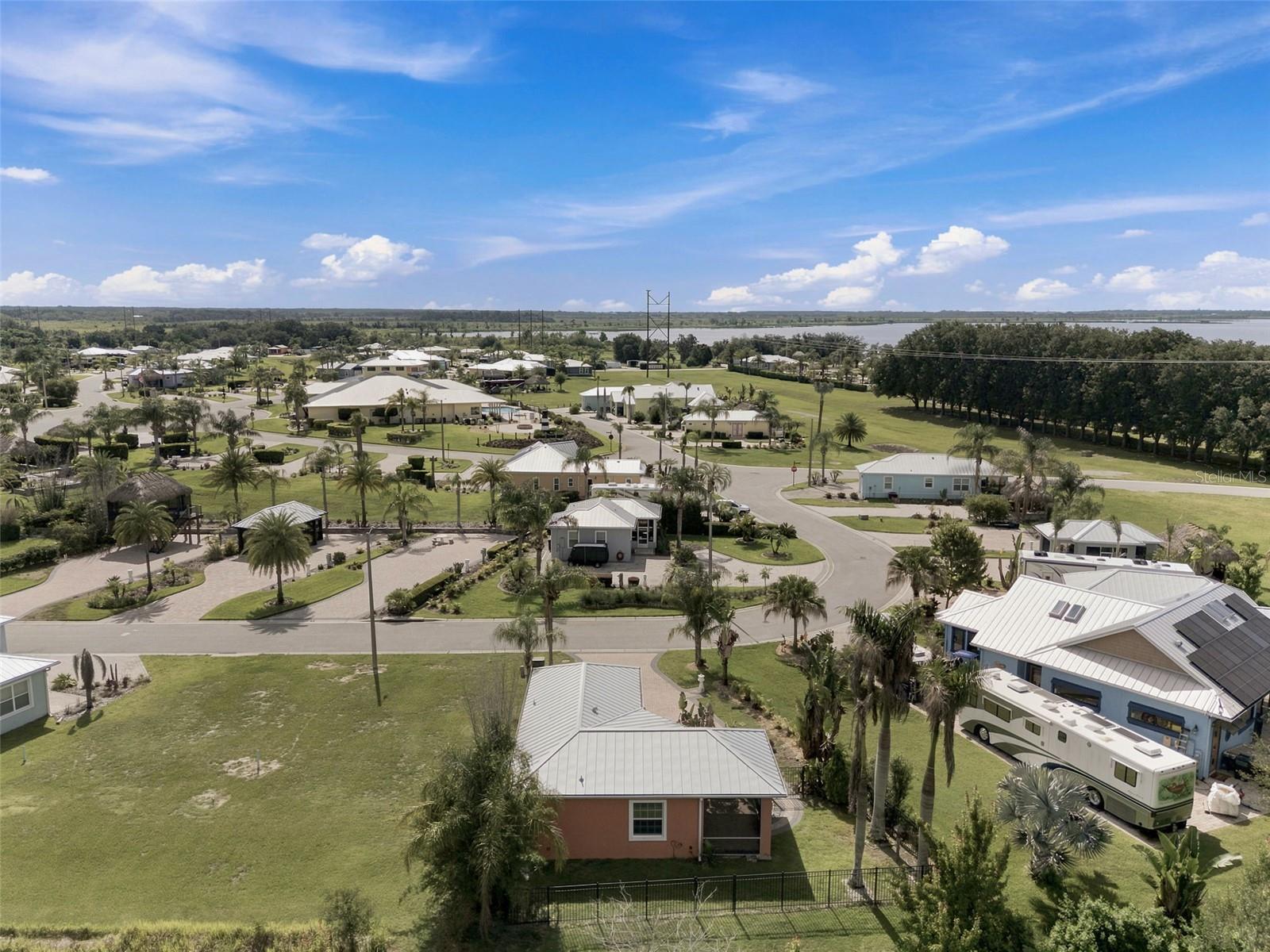 BAY LAKE RESIDENCE - Residential