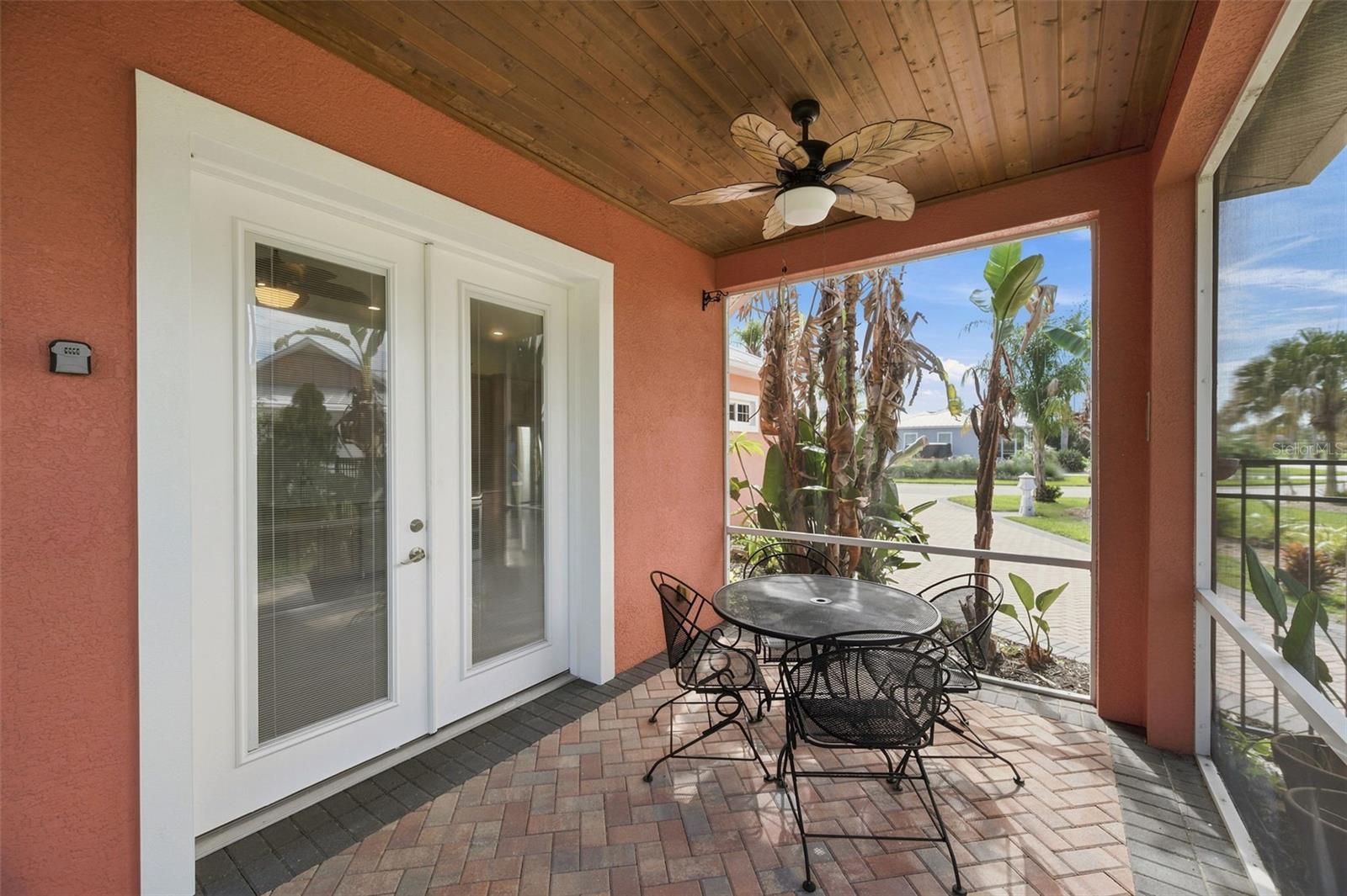 BAY LAKE RESIDENCE - Residential