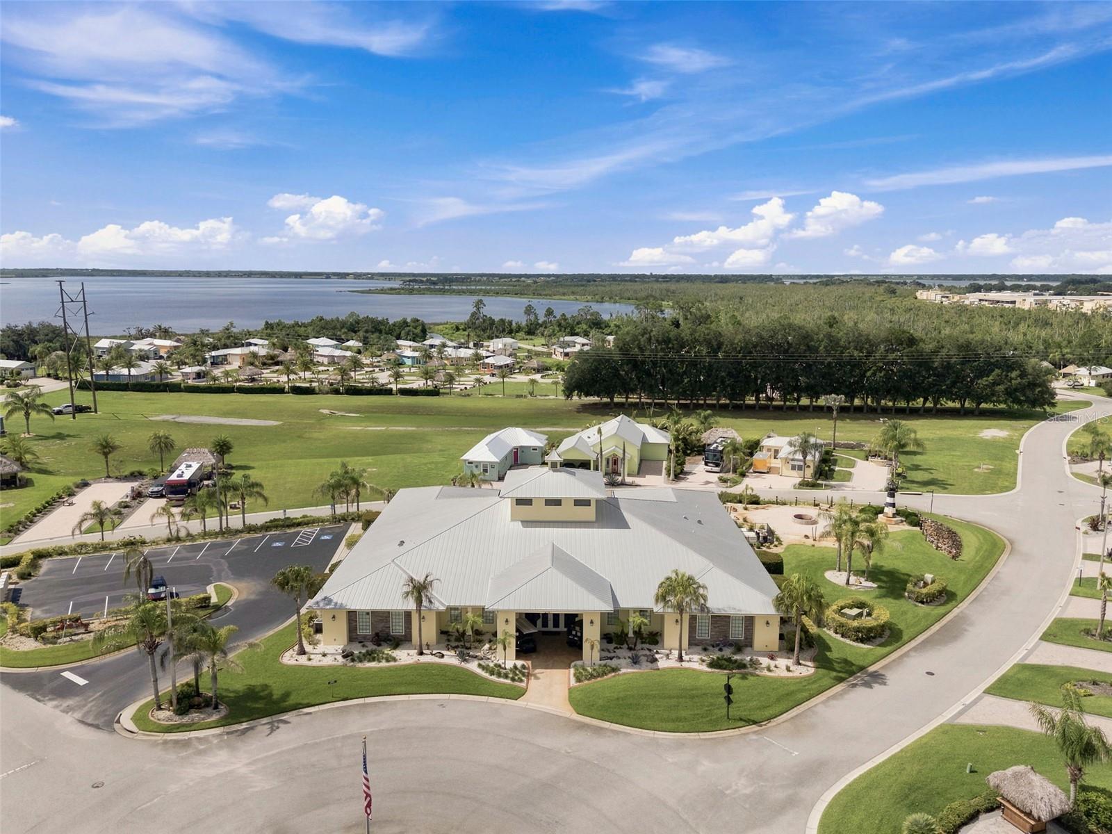 BAY LAKE RESIDENCE - Residential