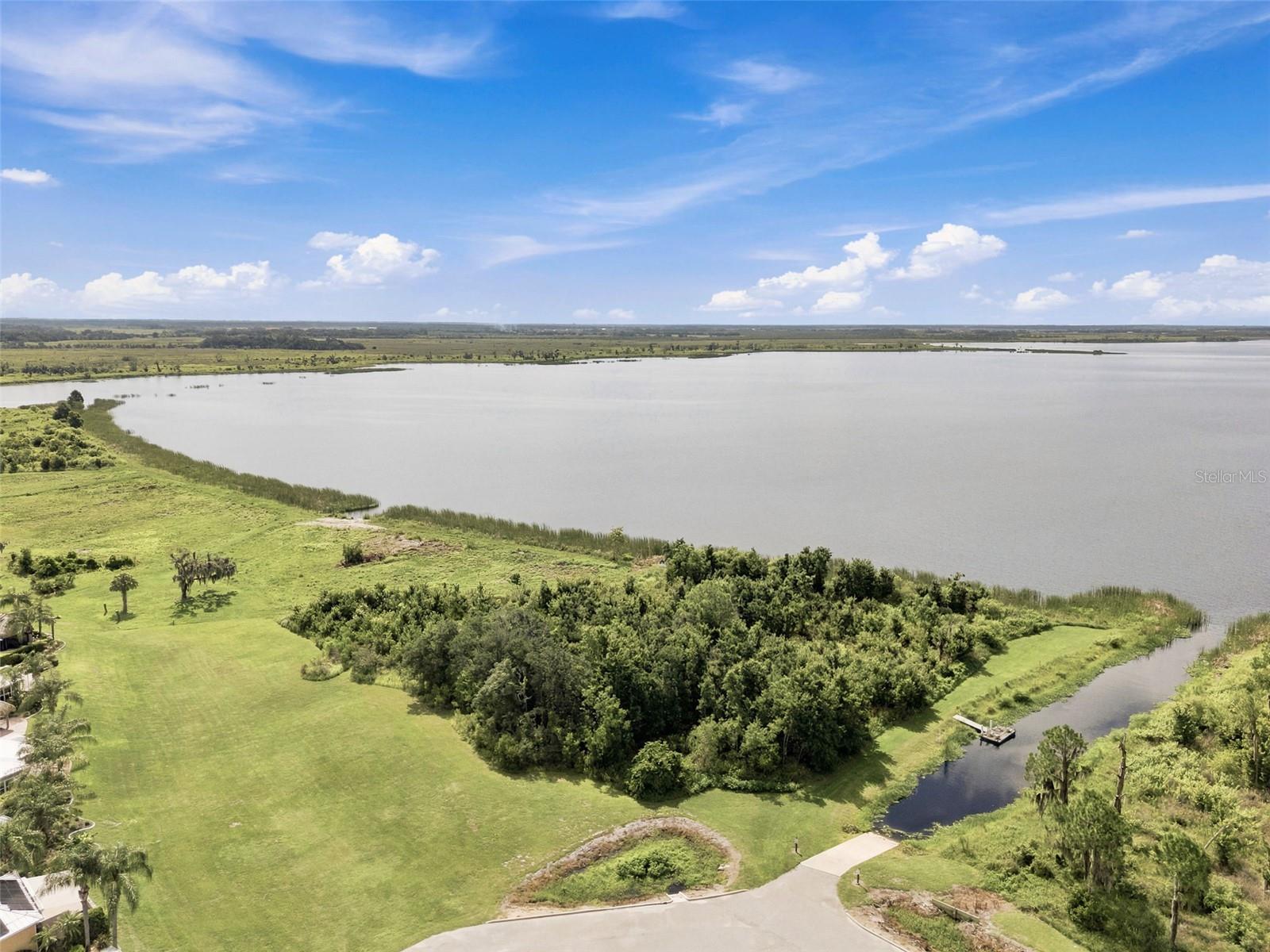 BAY LAKE RESIDENCE - Residential