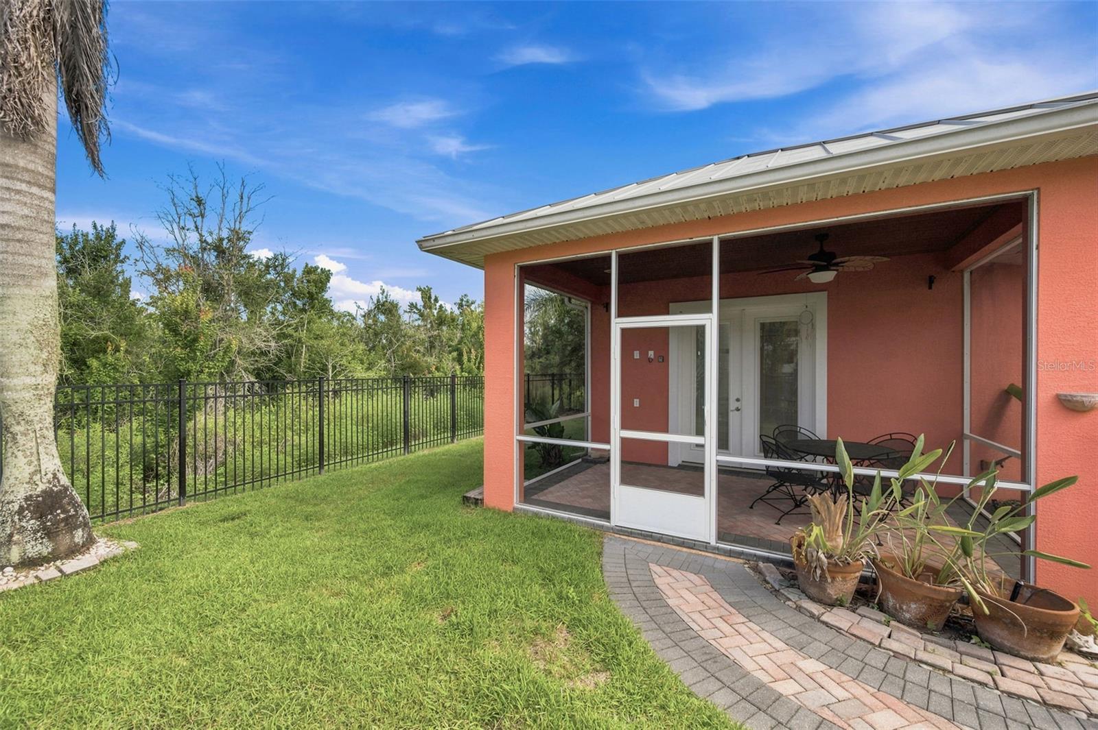 BAY LAKE RESIDENCE - Residential