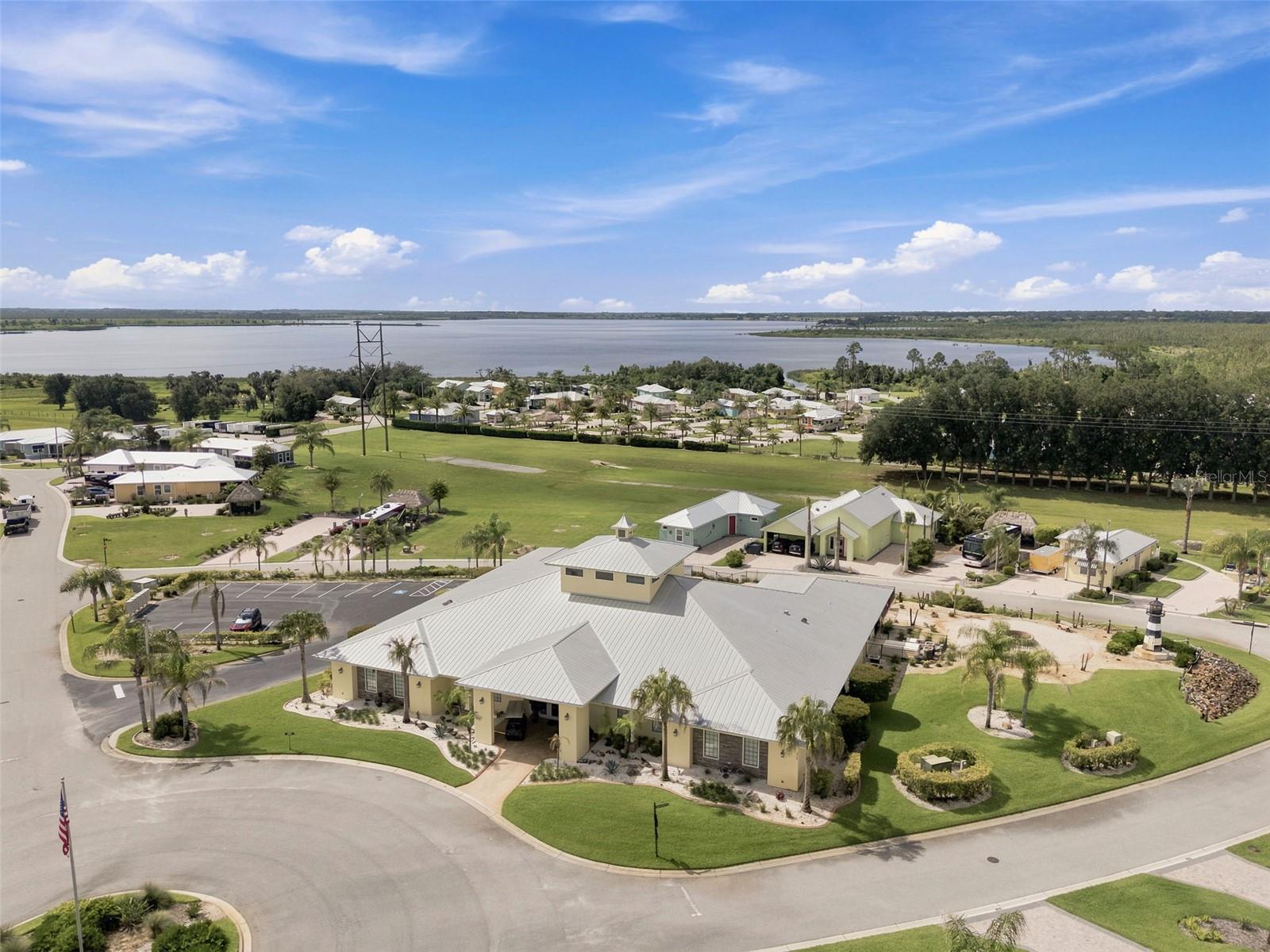 BAY LAKE RESIDENCE - Residential