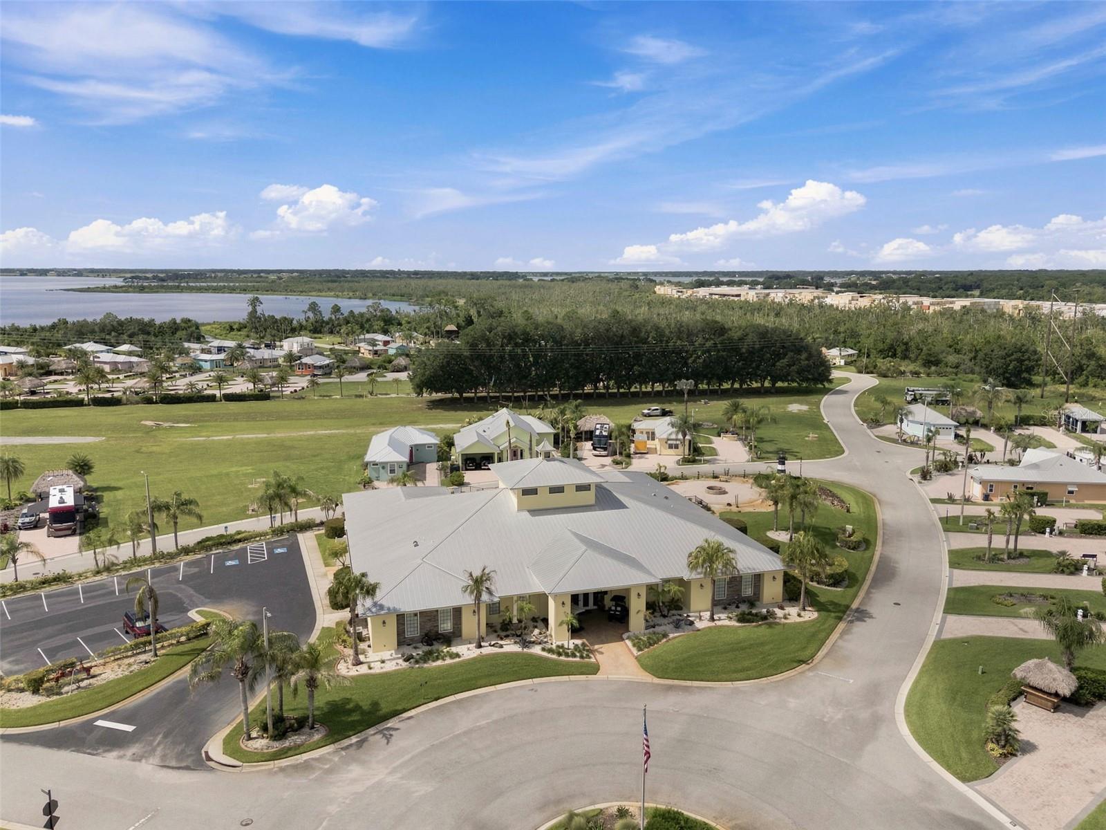 BAY LAKE RESIDENCE - Residential
