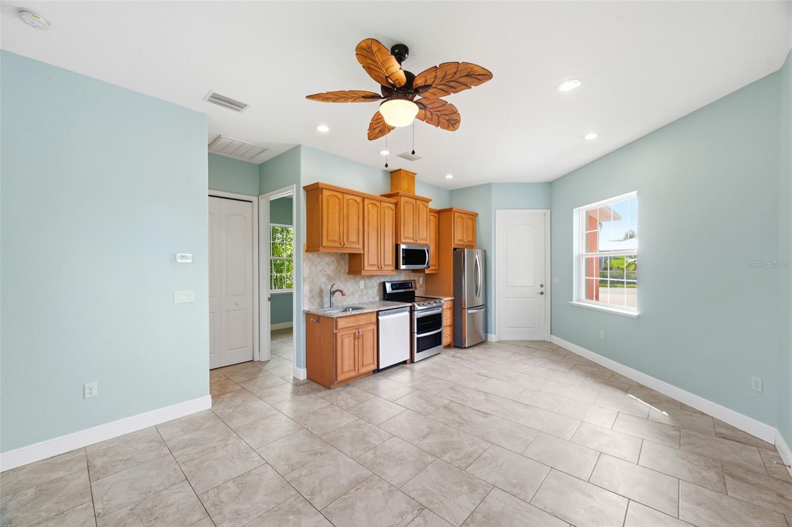 BAY LAKE RESIDENCE - Residential