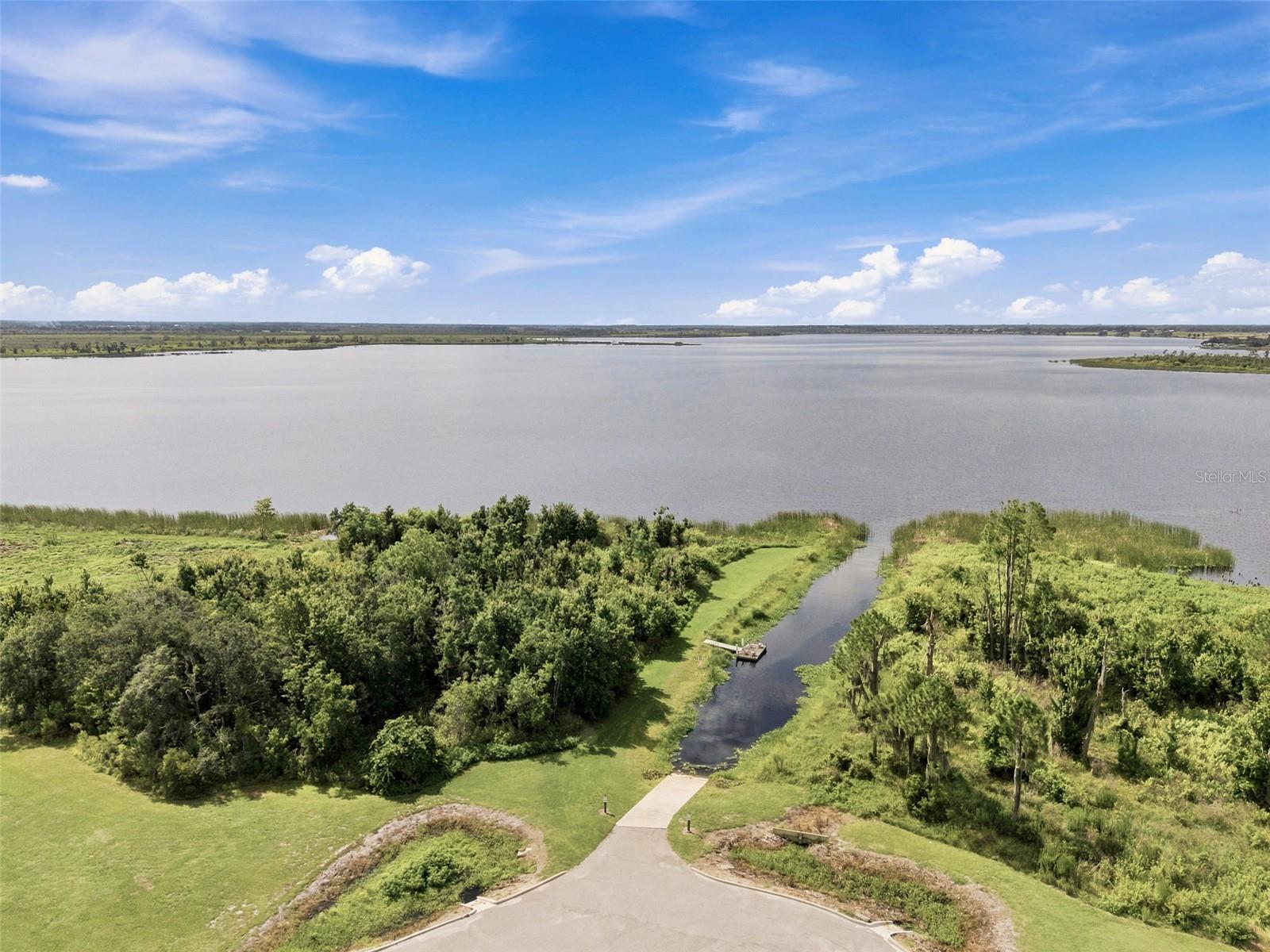 BAY LAKE RESIDENCE - Residential