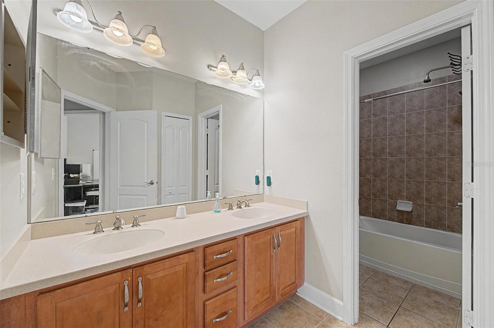 CROSBY CROSSINGS - Residential