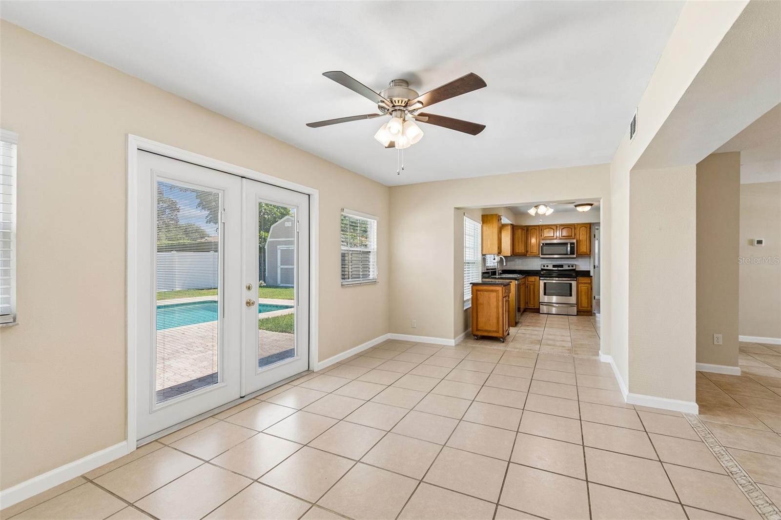 YACHT CLUB ESTATES - Residential