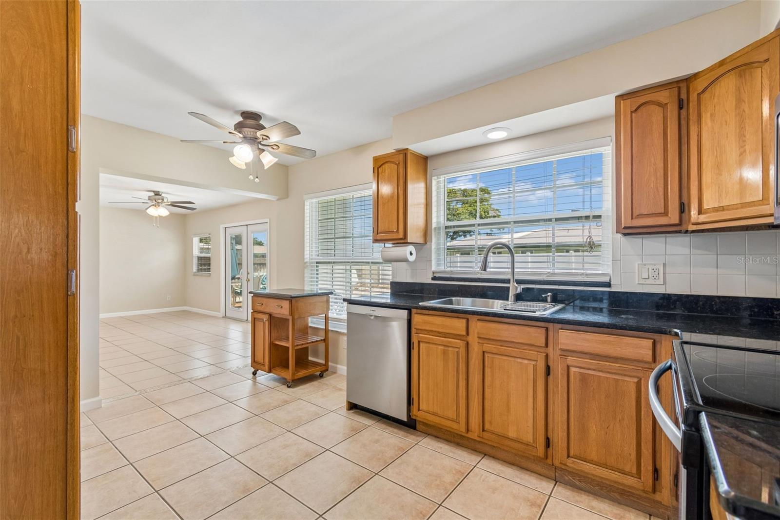 YACHT CLUB ESTATES - Residential