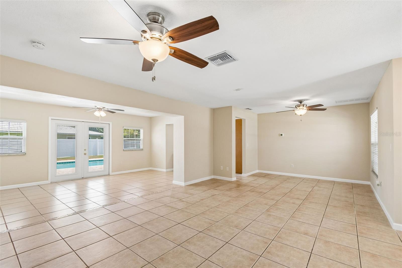 YACHT CLUB ESTATES - Residential