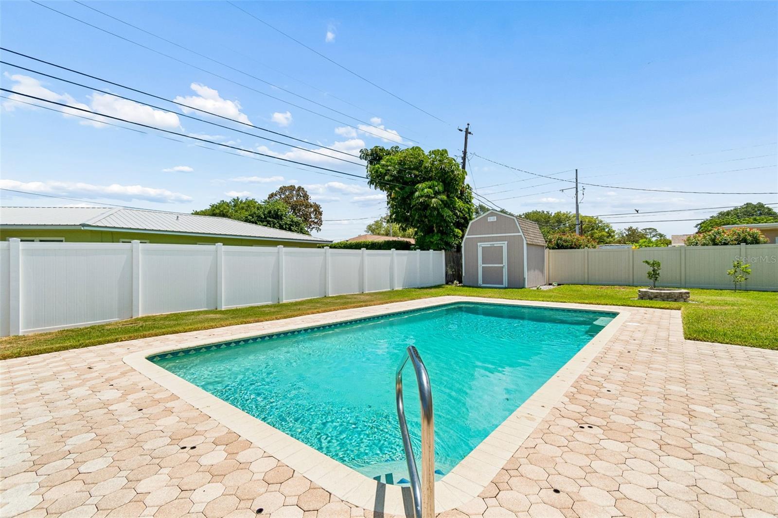 YACHT CLUB ESTATES - Residential