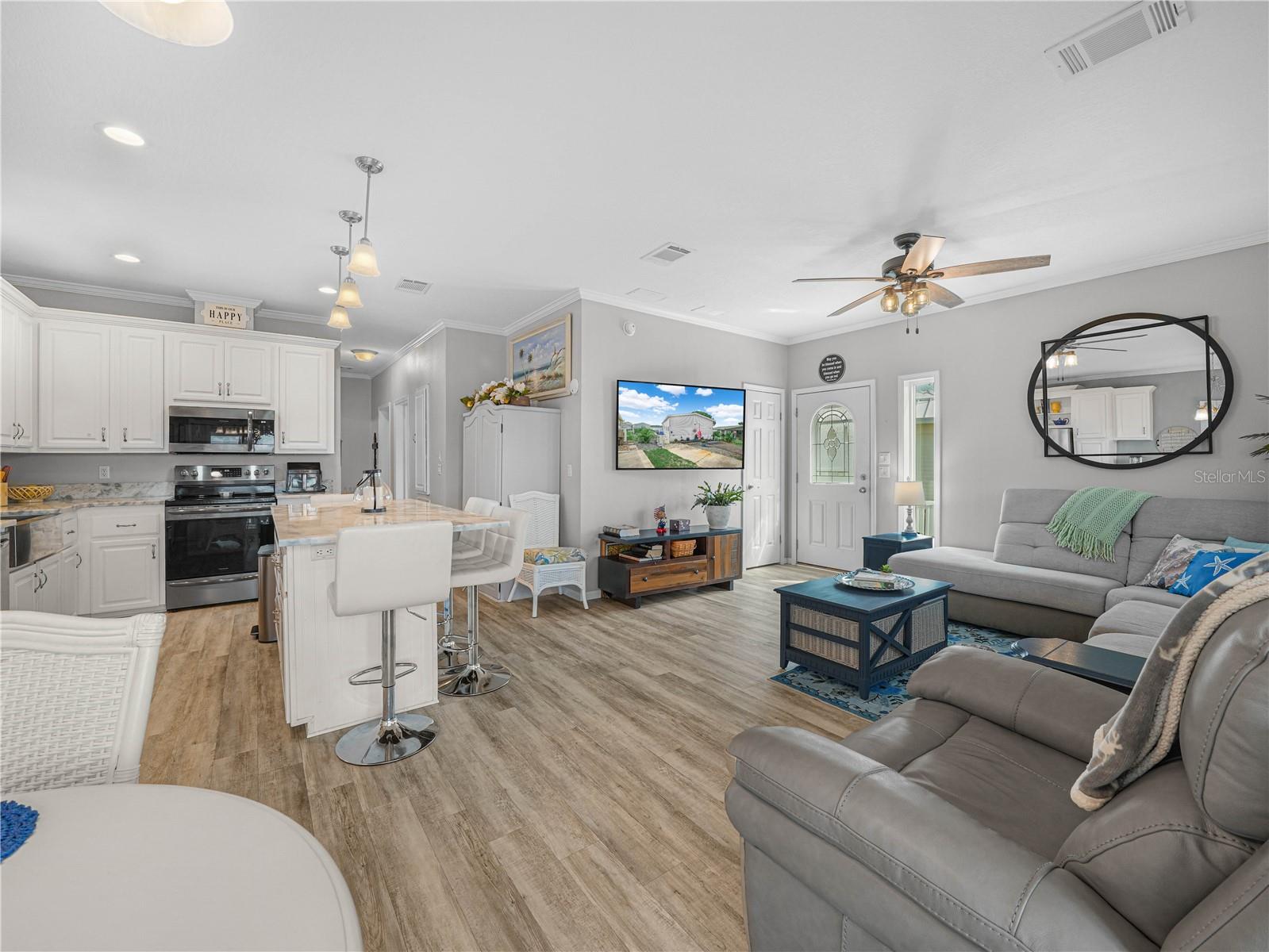 SADDLEBAG LAKE - Residential