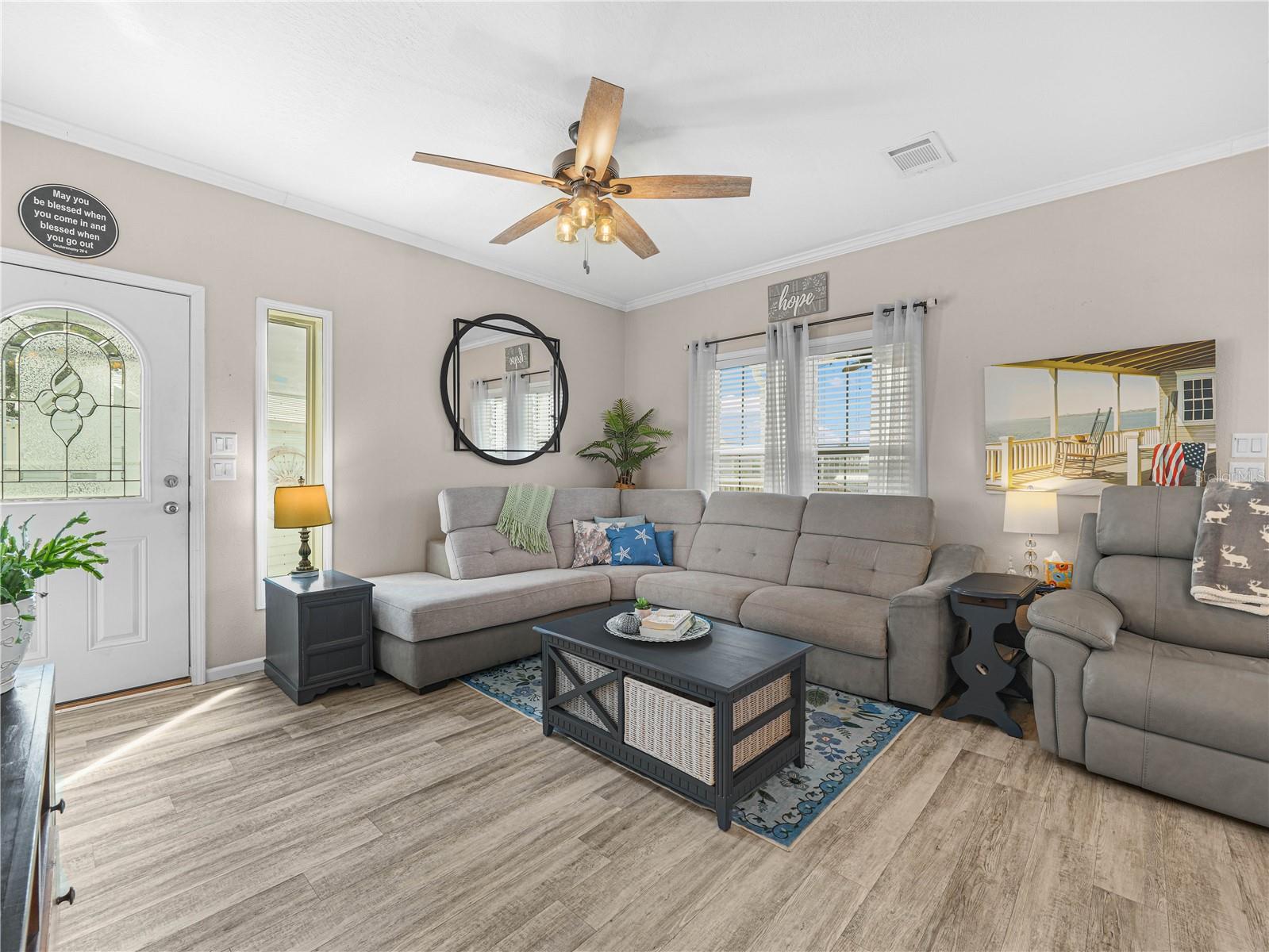 SADDLEBAG LAKE - Residential