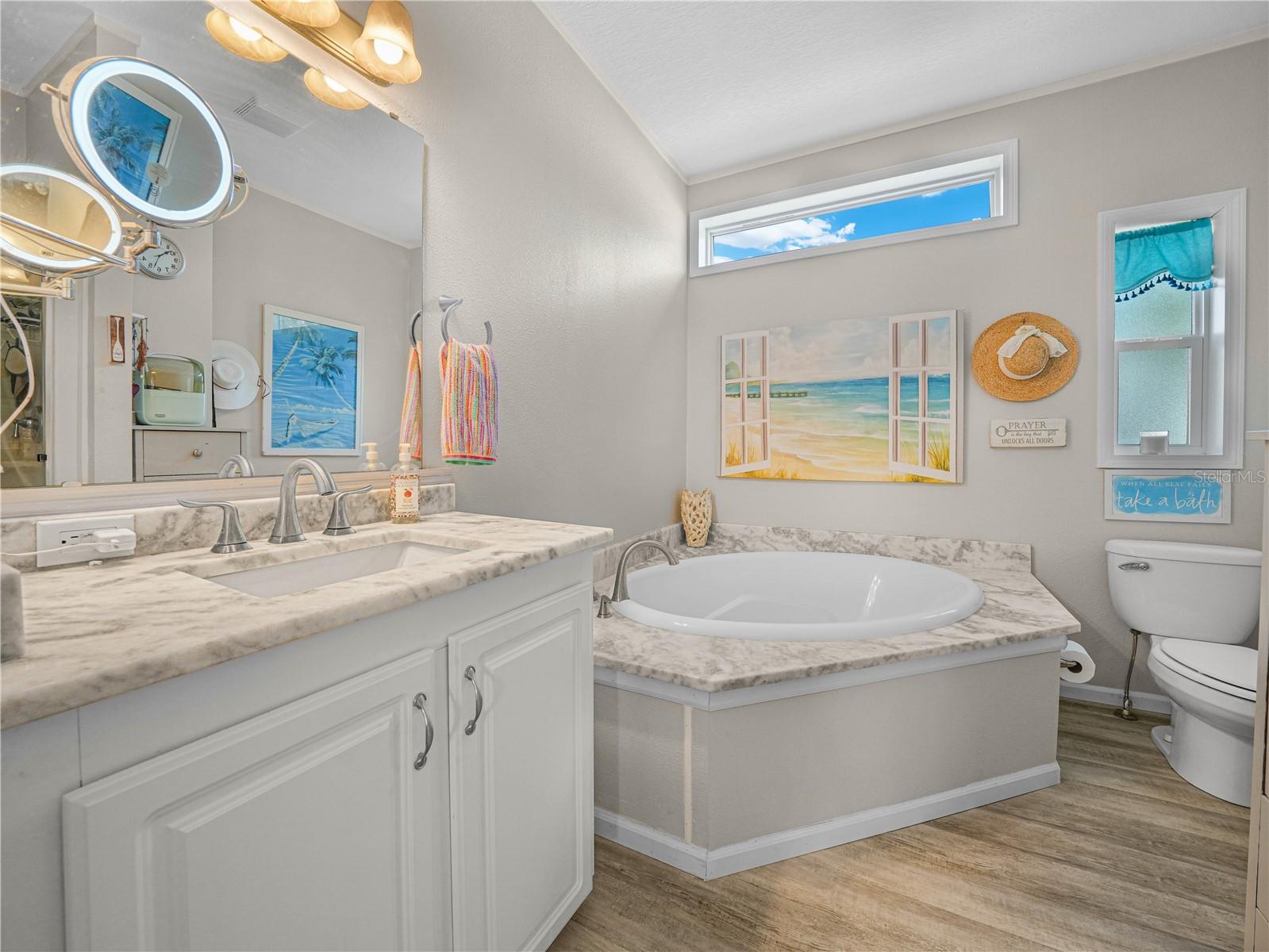 SADDLEBAG LAKE - Residential