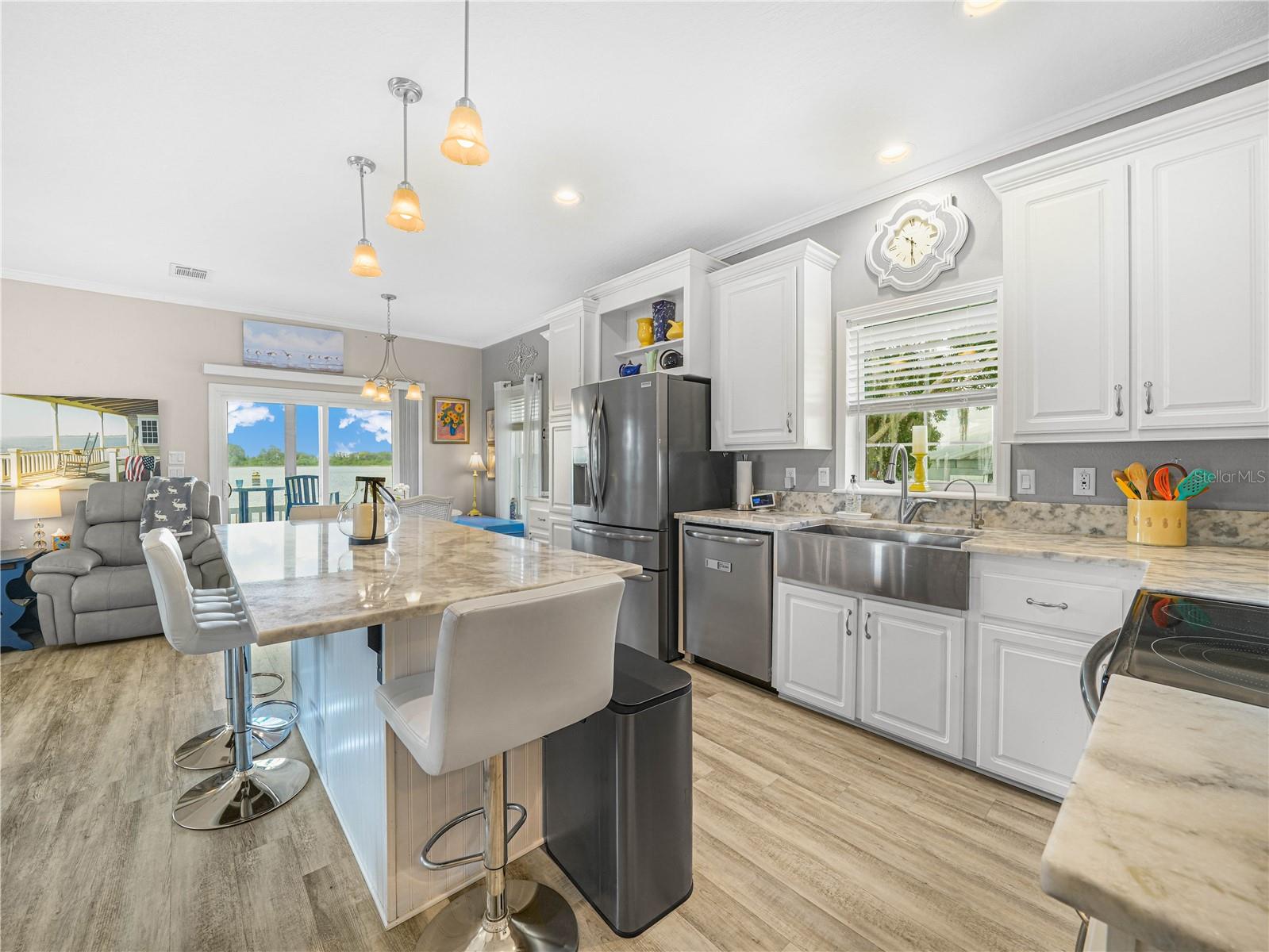 SADDLEBAG LAKE - Residential