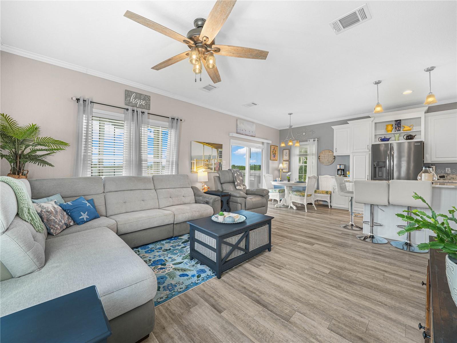 SADDLEBAG LAKE - Residential