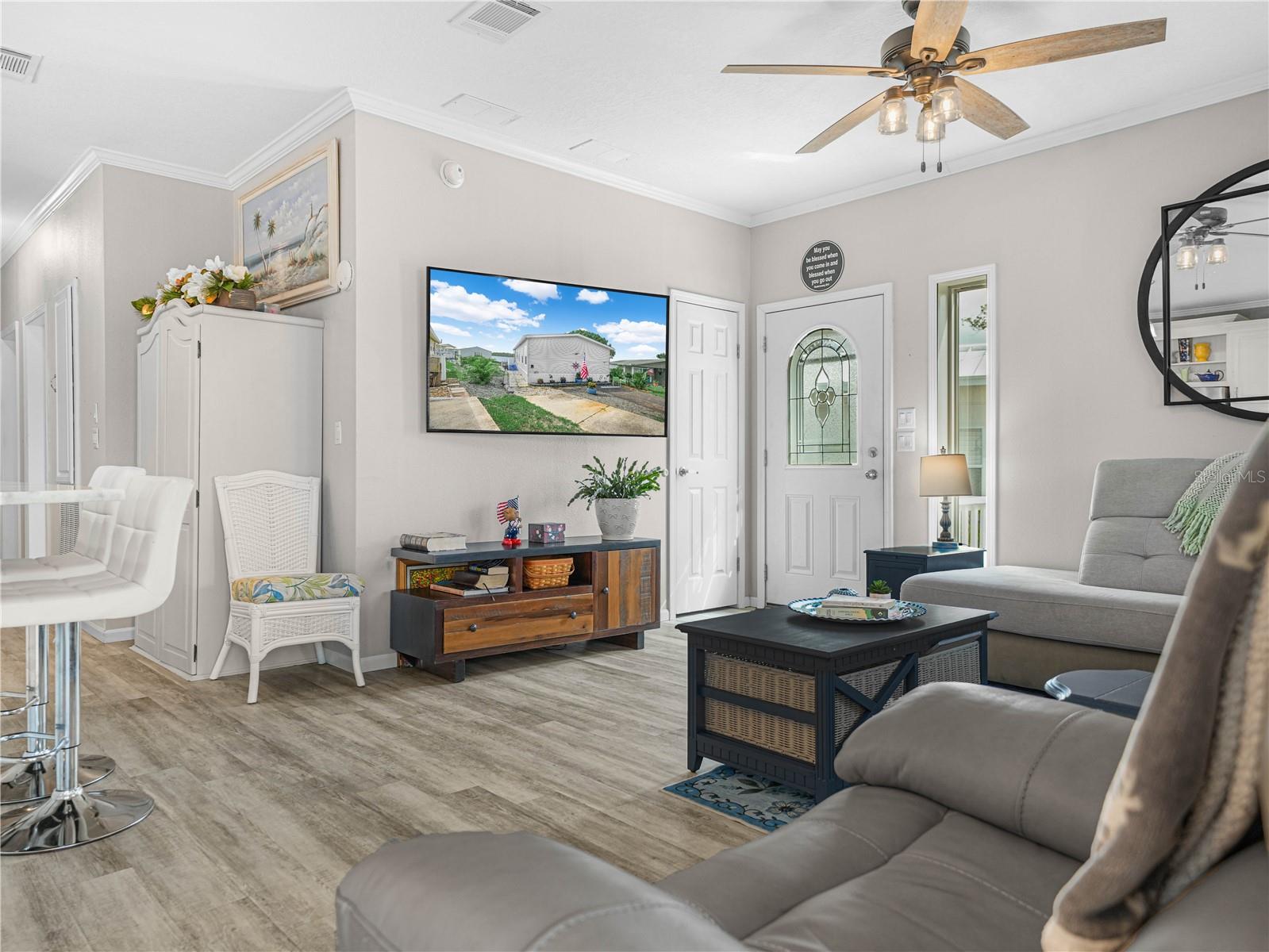 SADDLEBAG LAKE - Residential