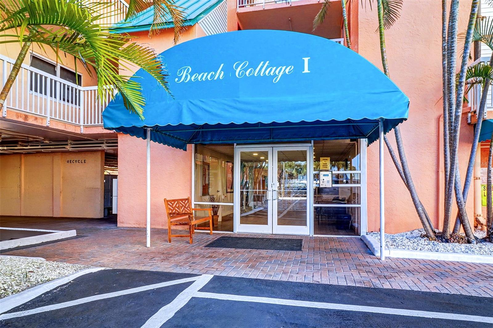 BEACH COTTAGE CONDO - Residential
