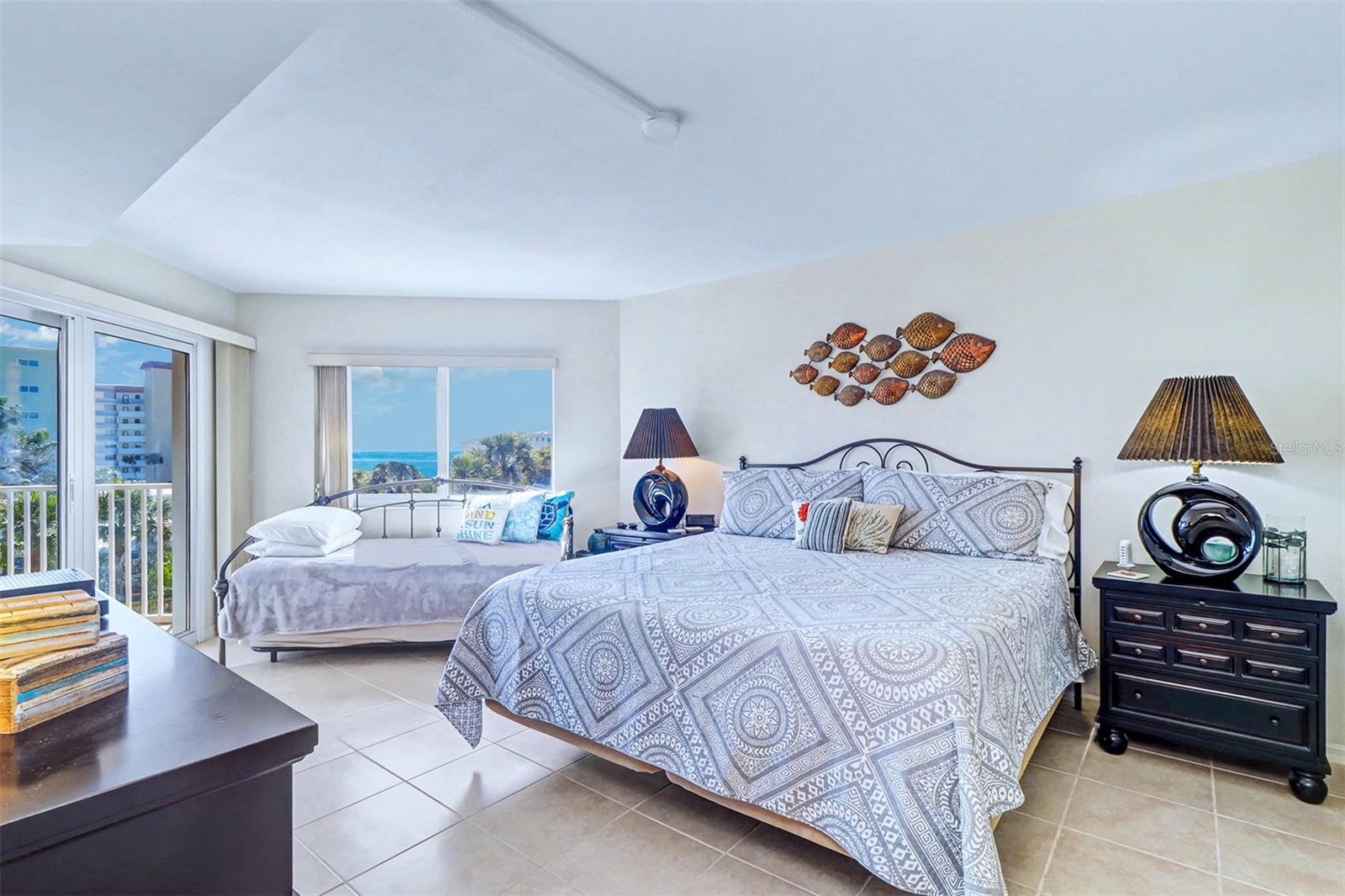 BEACH COTTAGE CONDO - Residential