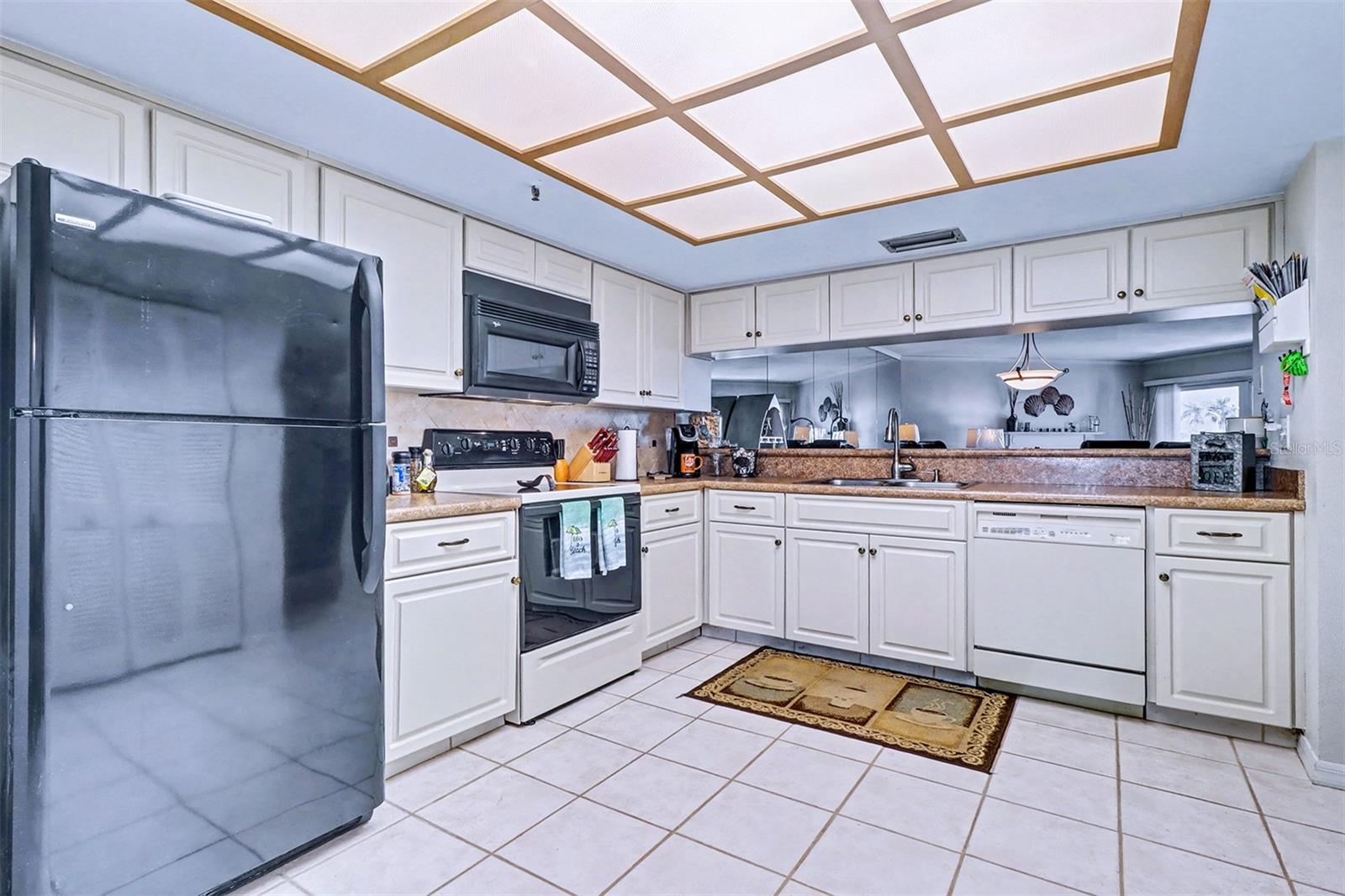 BEACH COTTAGE CONDO - Residential