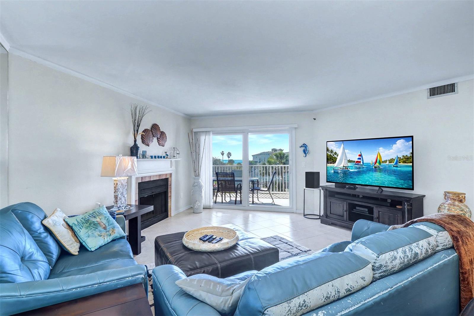 BEACH COTTAGE CONDO - Residential