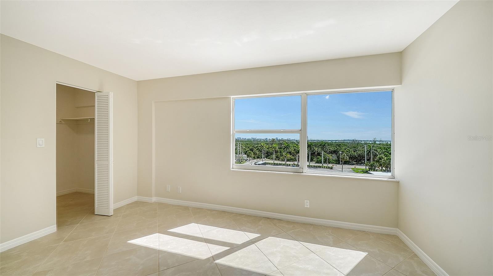 KEY TOWER SOUTH - Residential