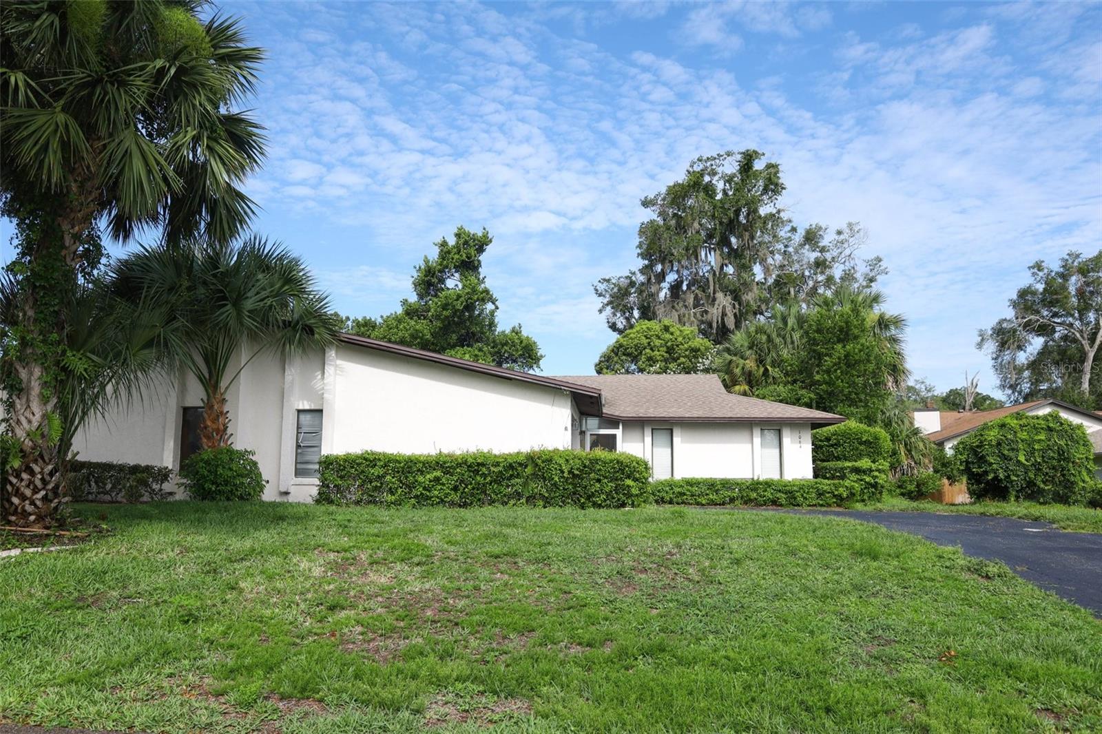 This 2 bedroom, 2 bathroom 1/2 duplex offers a functional floor plan with comfortable living spaces. The primary suite includes private bathroom ample closet space, the second bedroom provides flexibility for family, guests or use as an office. Two car garage with laundry , nice size driveway for additional parking. Located near schools, parks,shopping and major commuter routes.