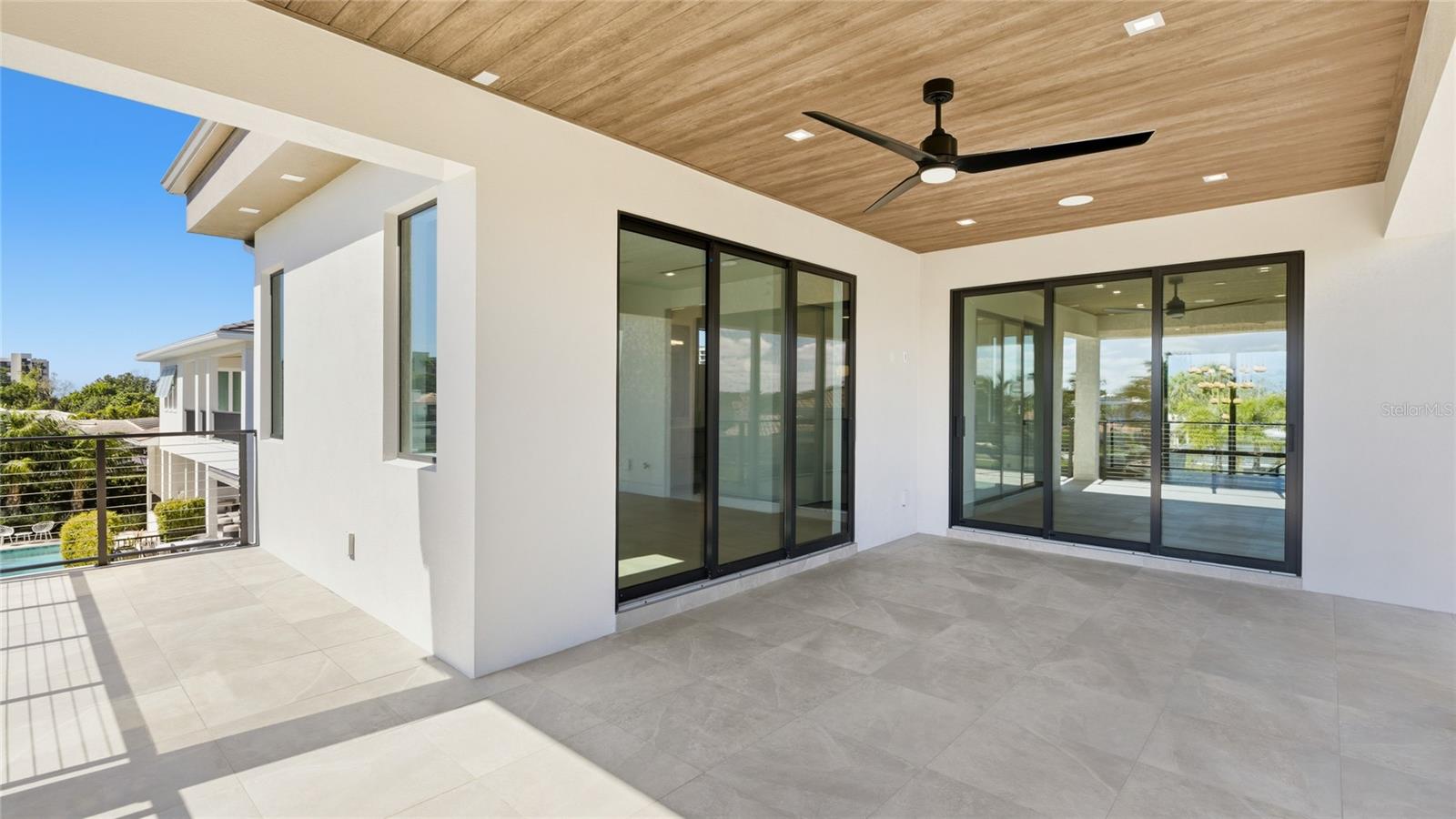 COUNTRY CLUB SHORES SEC 02 - Residential