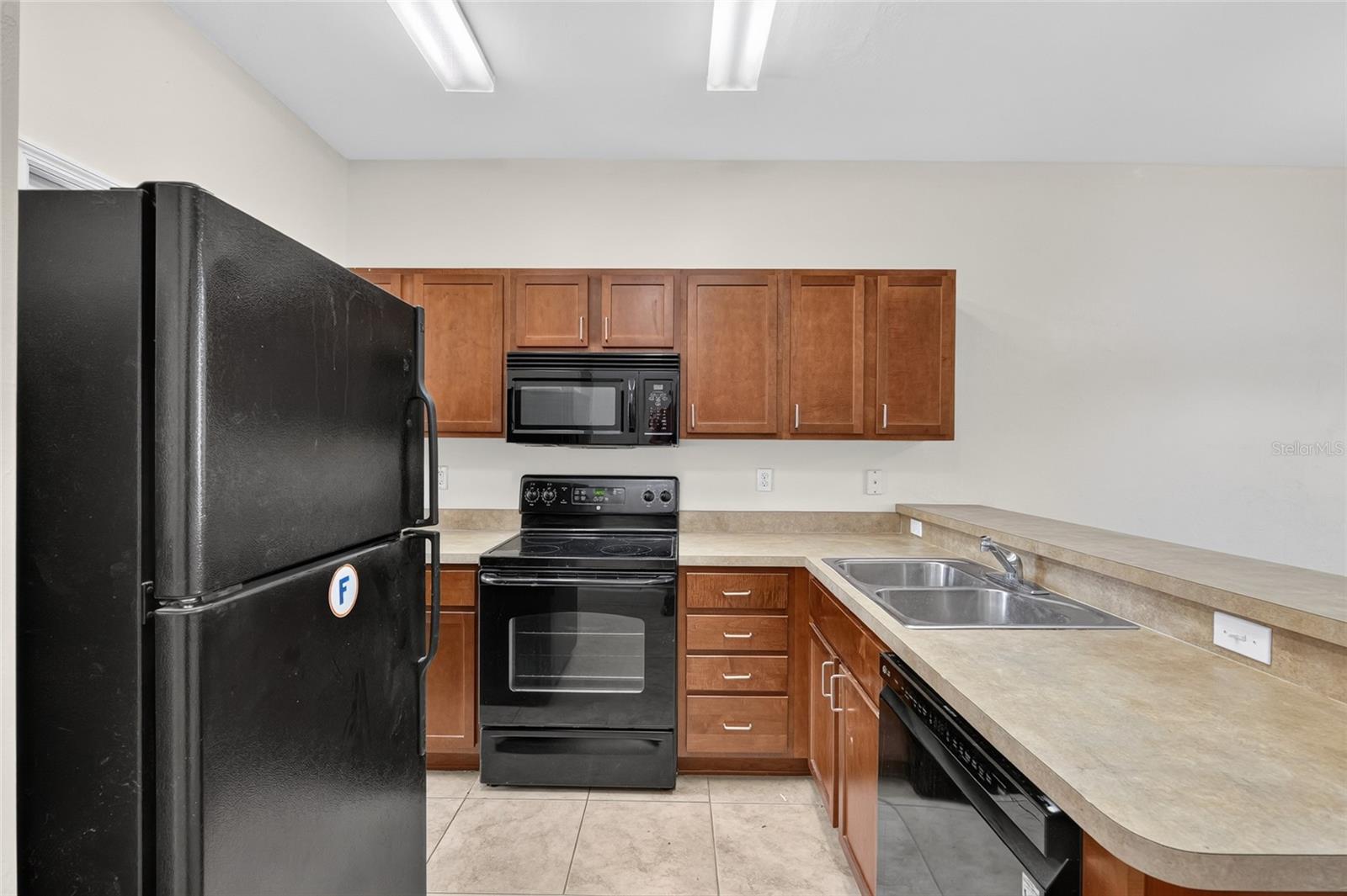 WOODS EDGE CONDO - Residential