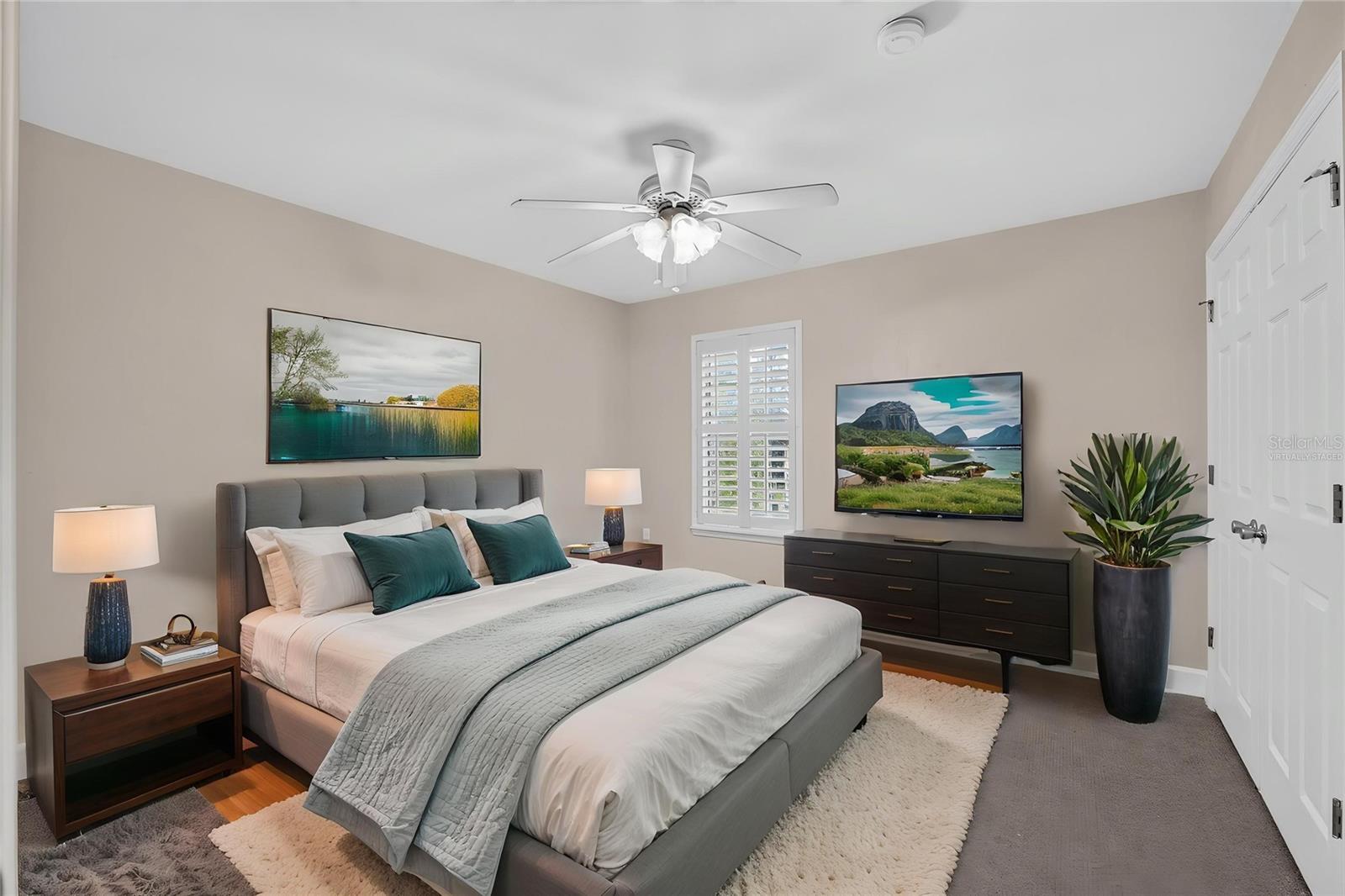 WOODS EDGE CONDO - Residential