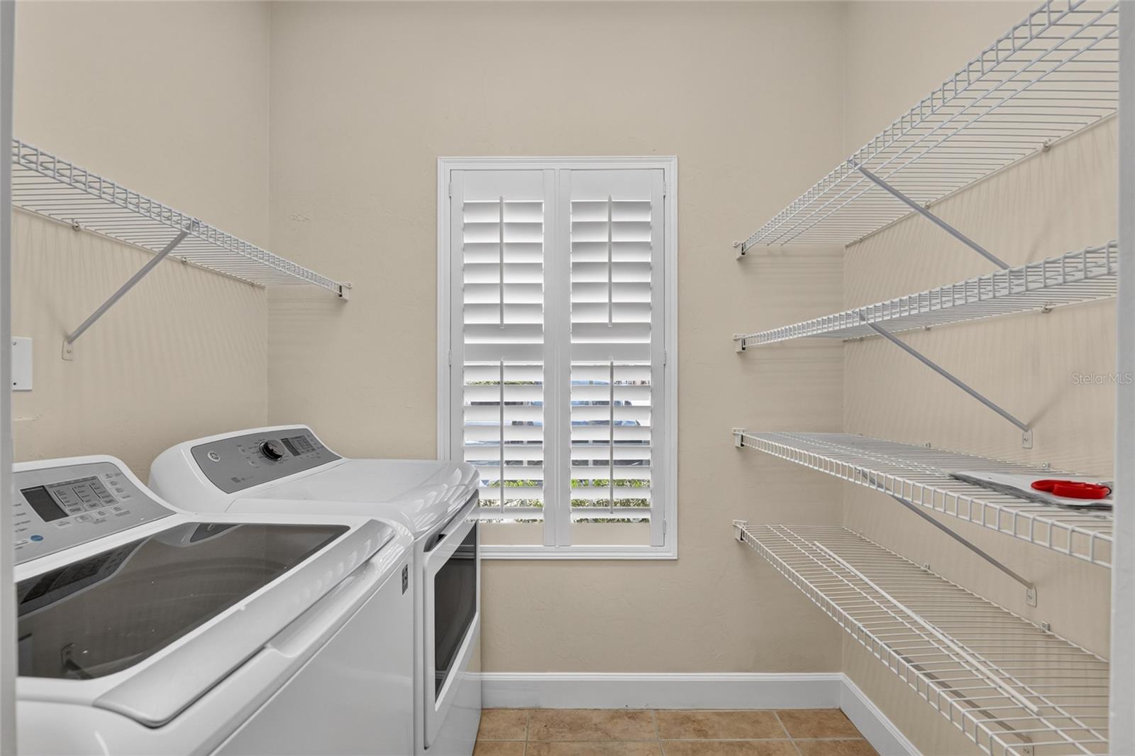 WOODS EDGE CONDO - Residential