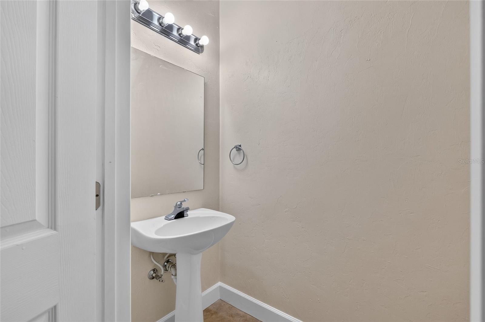 WOODS EDGE CONDO - Residential