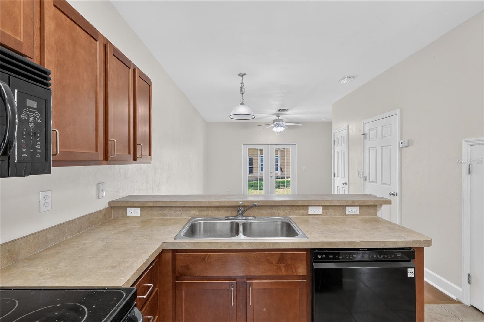 WOODS EDGE CONDO - Residential