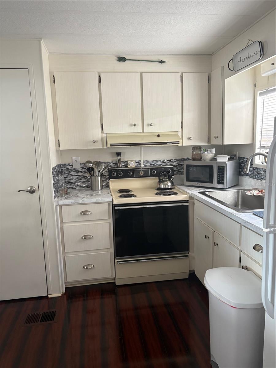 MAJESTIC PARK HOMES INC UNREC - Residential