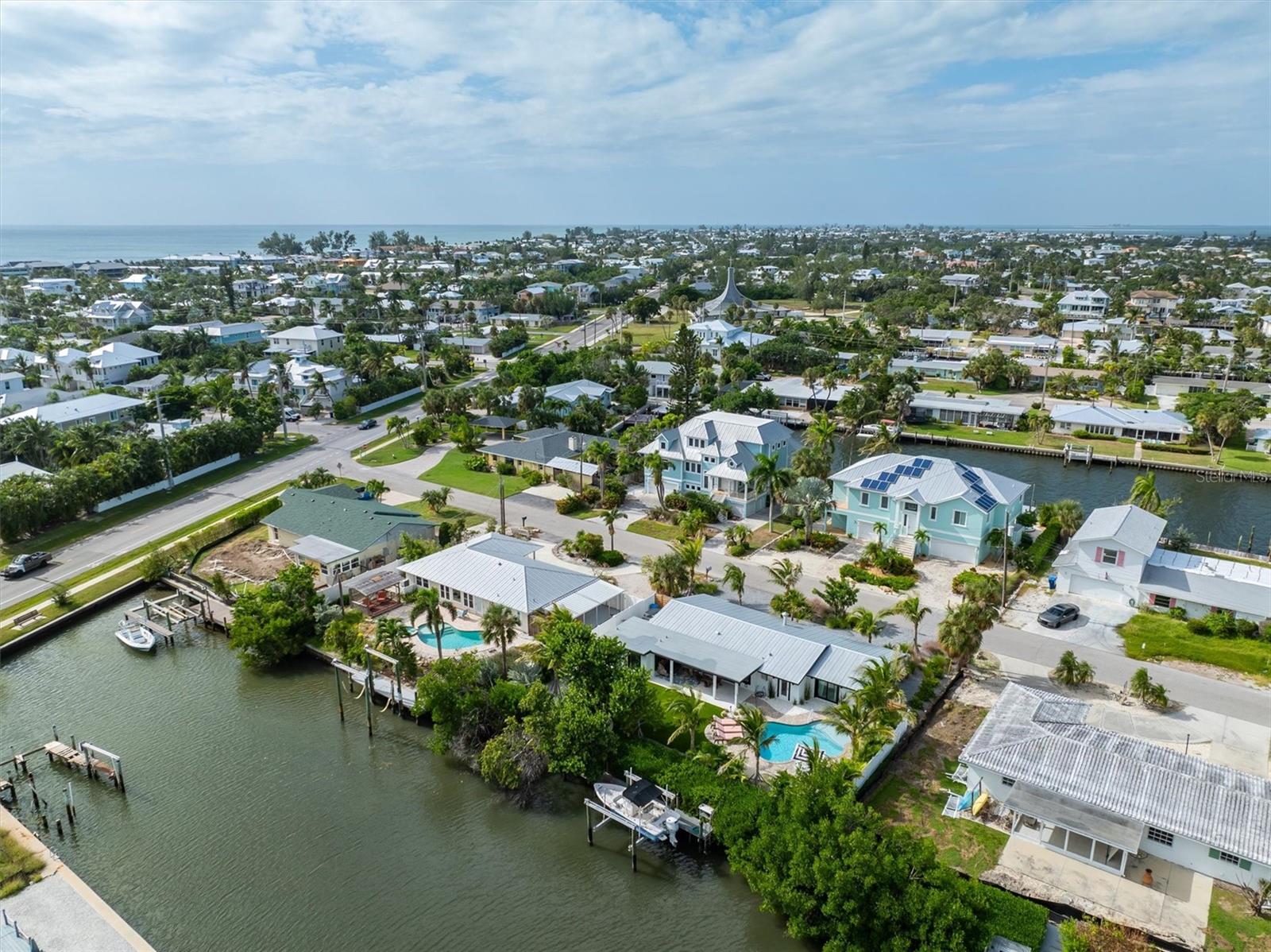 HOLMES BEACH 17TH UNIT - Residential