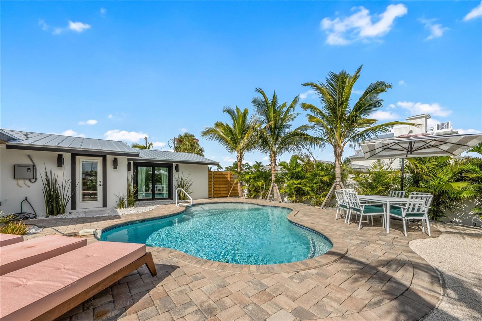 HOLMES BEACH 17TH UNIT - Residential