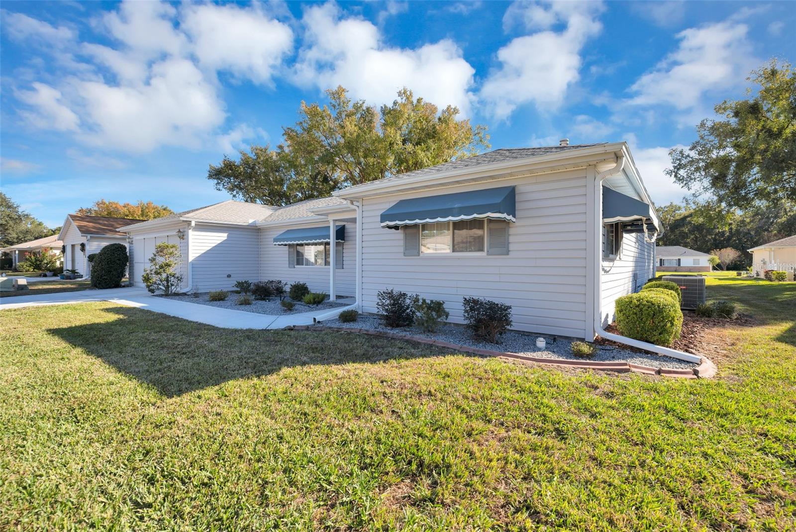 SPRUCE CREEK  COUNTRY GOLF AND COUNTRY CLUB - Residential